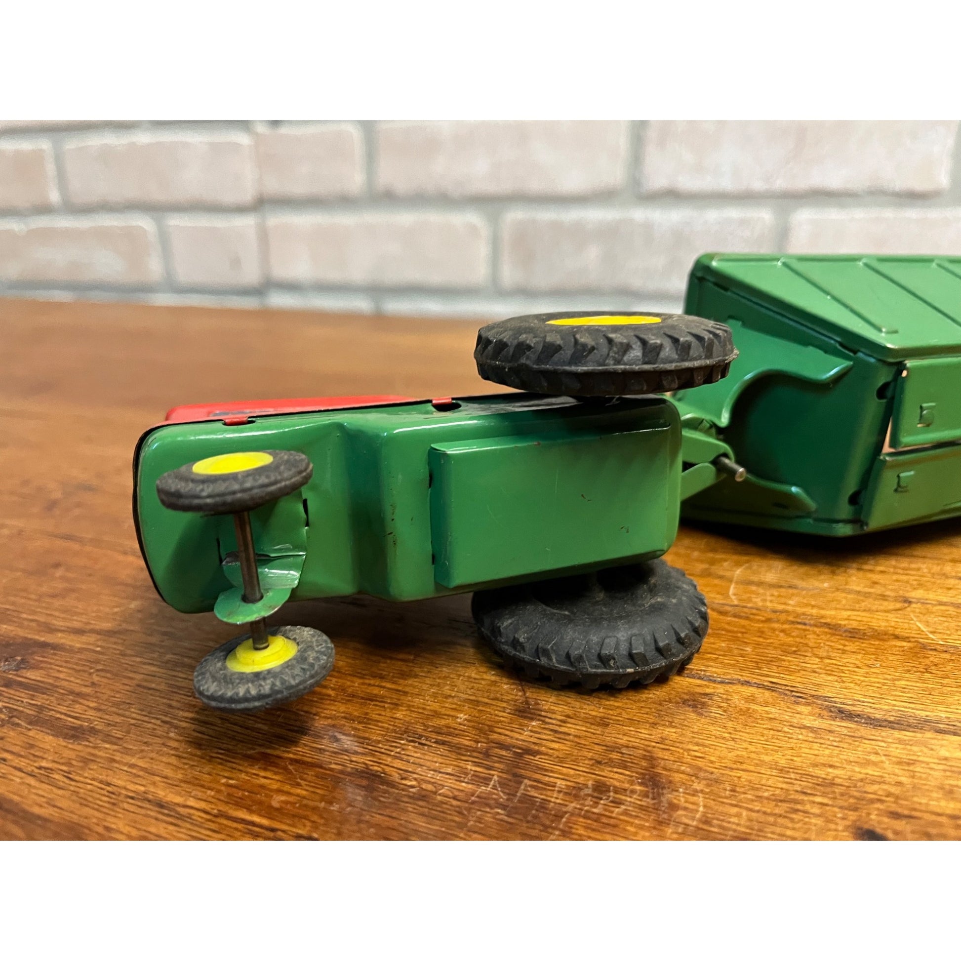 RARE Vintage Tin Litho Farm Tractor & Manure Spreader Friction Toy Japan