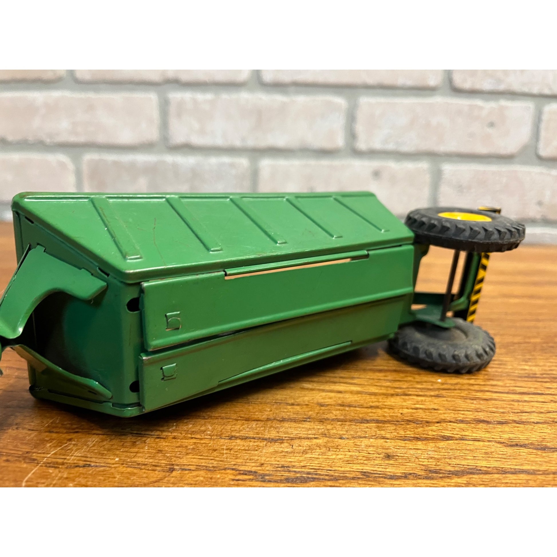 RARE Vintage Tin Litho Farm Tractor & Manure Spreader Friction Toy Japan