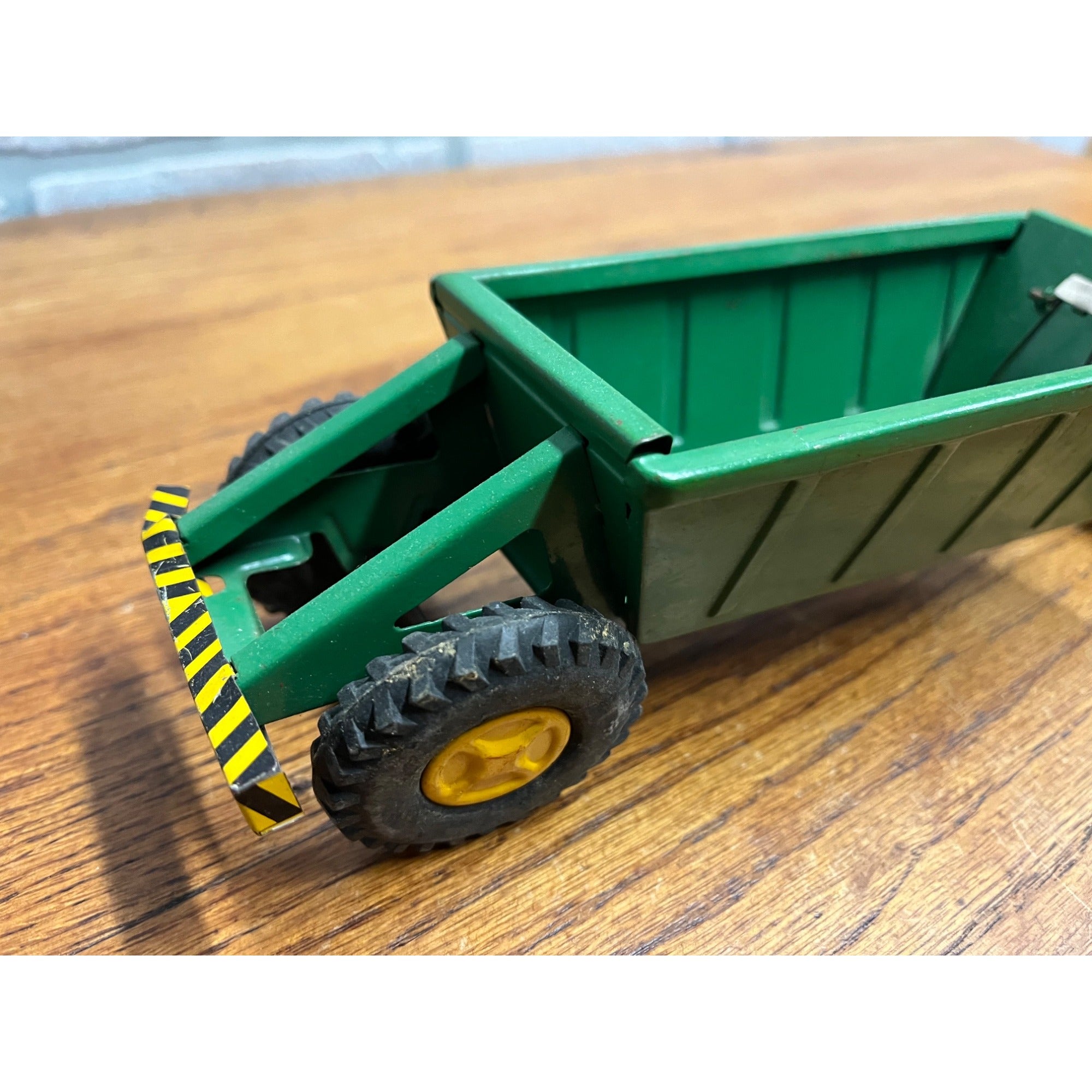 RARE Vintage Tin Litho Farm Tractor & Manure Spreader Friction Toy Japan