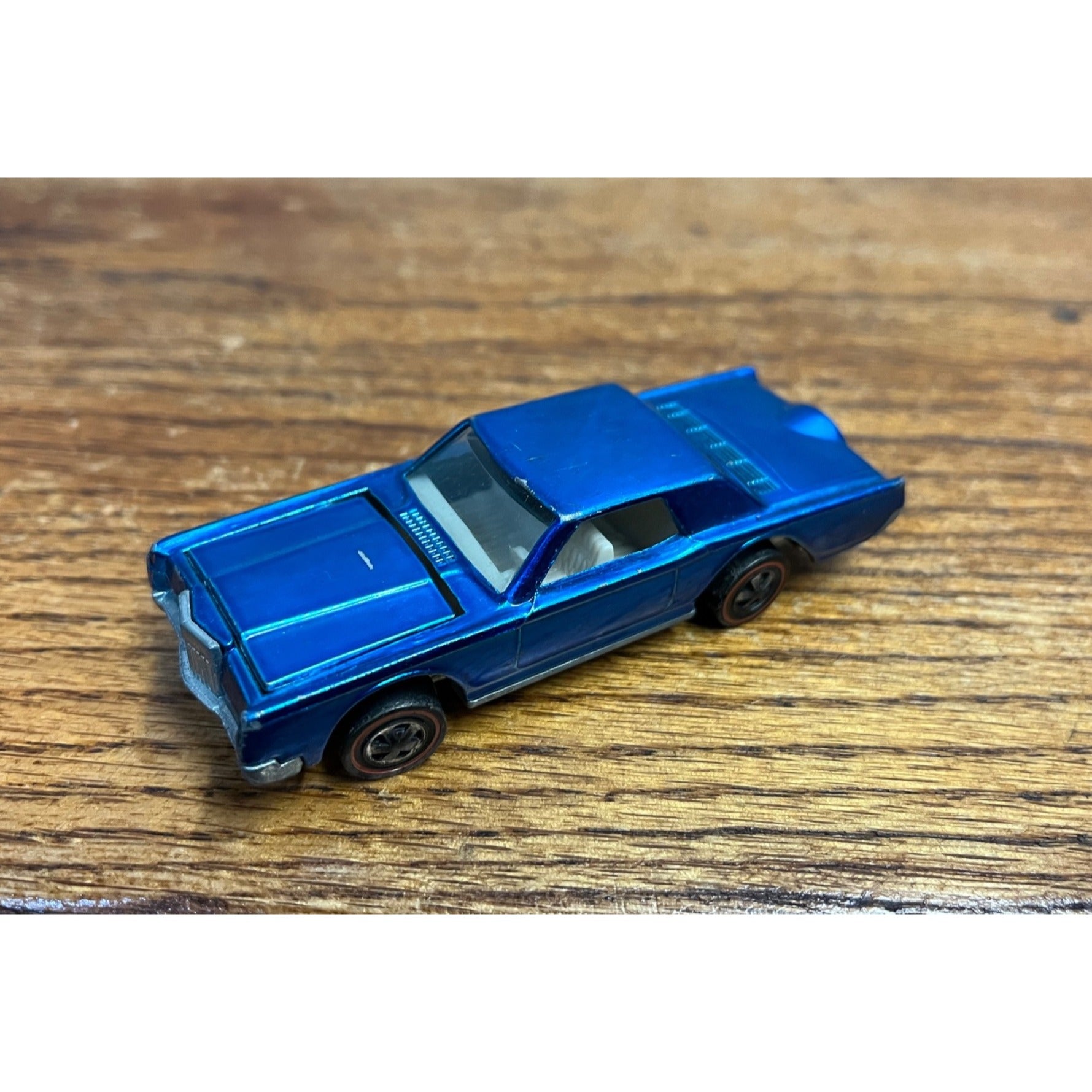 Vintage Hot Wheels Redline 1968 Custom Lincoln Continental Mark III Blue -- NEAR MINT