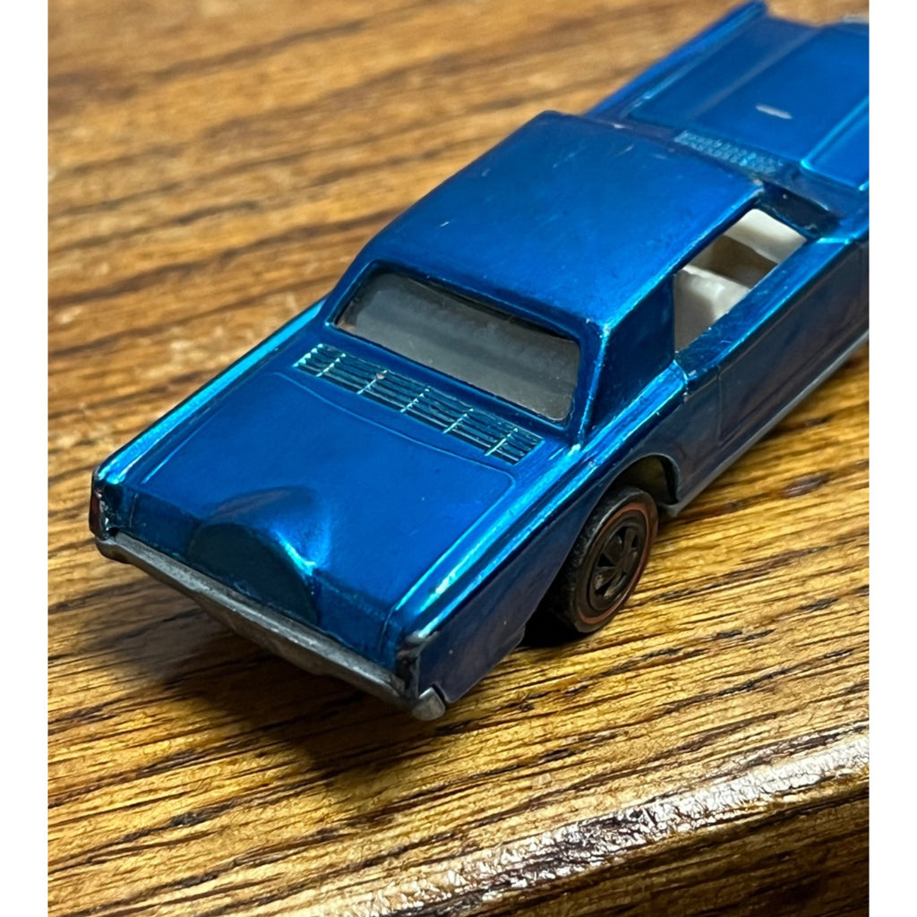 Vintage Hot Wheels Redline 1968 Custom Lincoln Continental Mark III Blue -- NEAR MINT