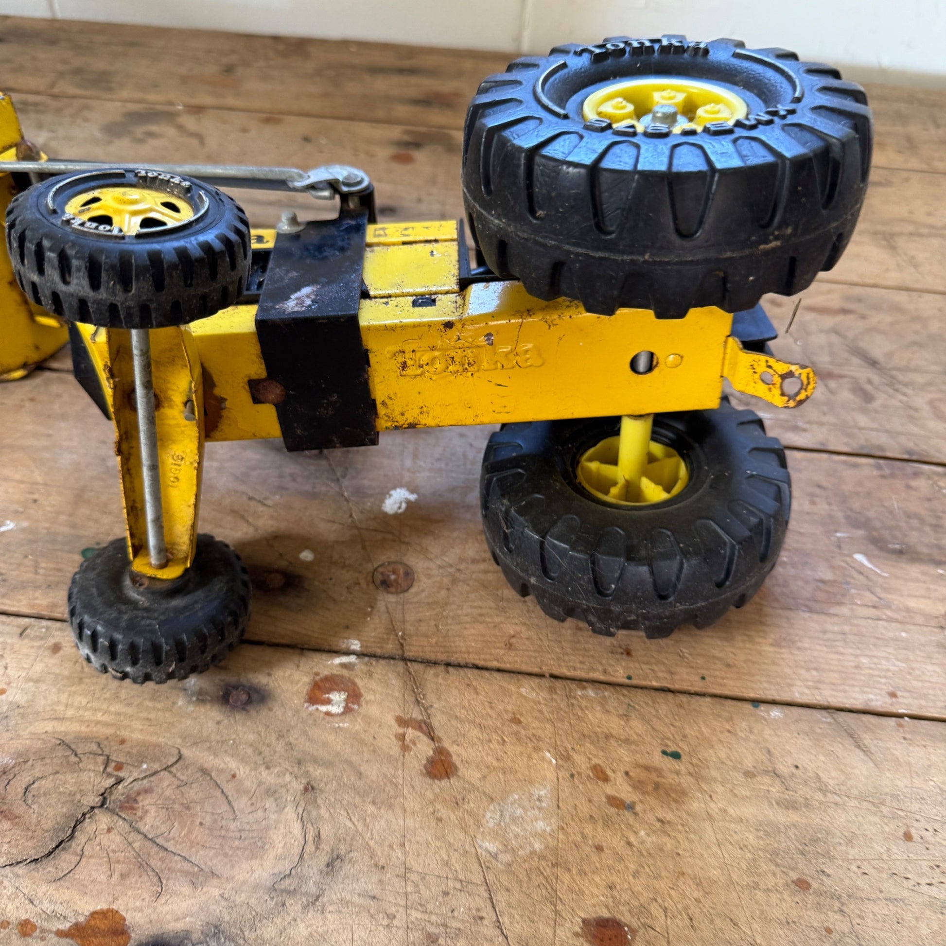 Vintage Tonka Mighty Diesel Front End Loader Tractor- XMB-975- Steel Classics Li
