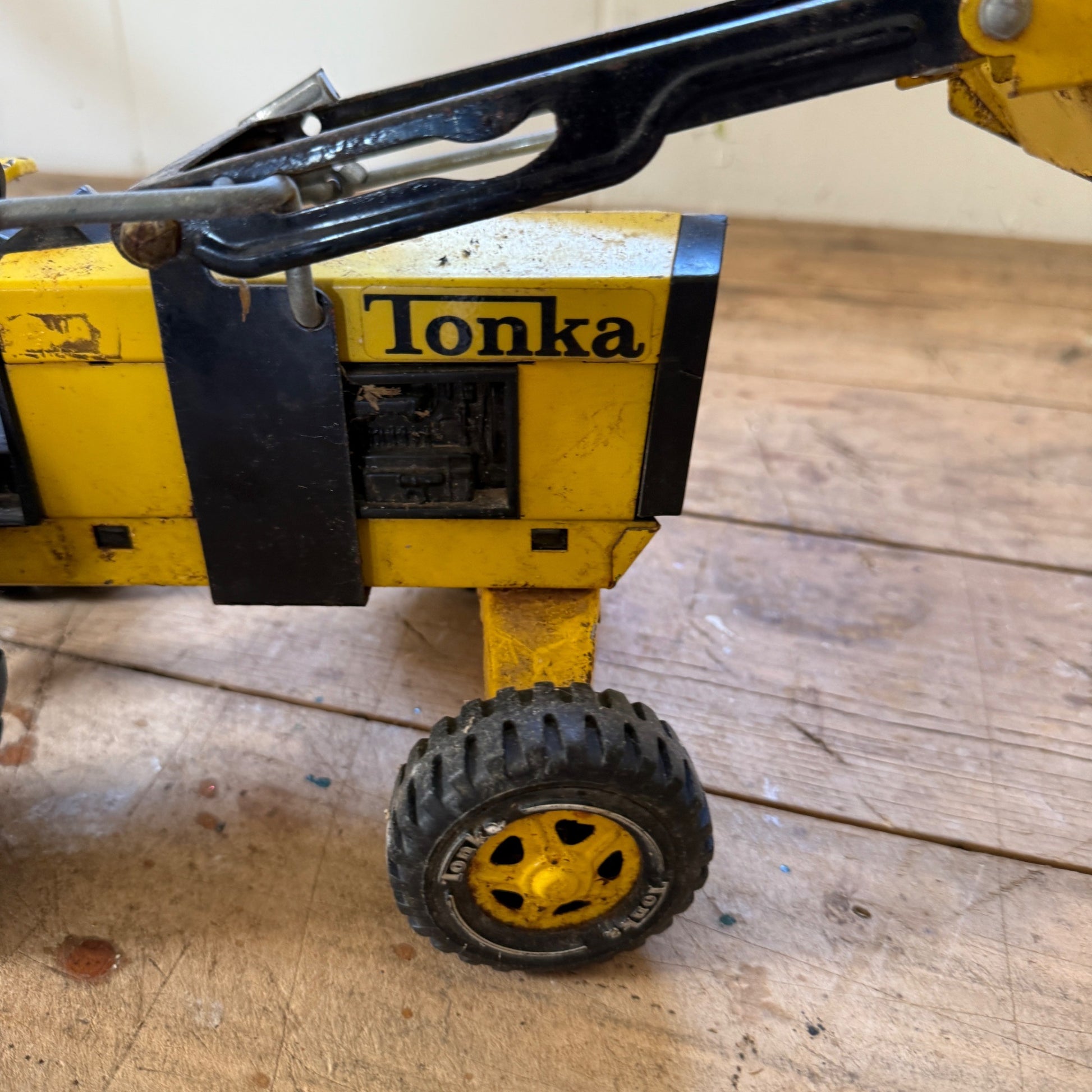 Vintage Tonka Mighty Diesel Front End Loader Tractor- XMB-975- Steel Classics Li