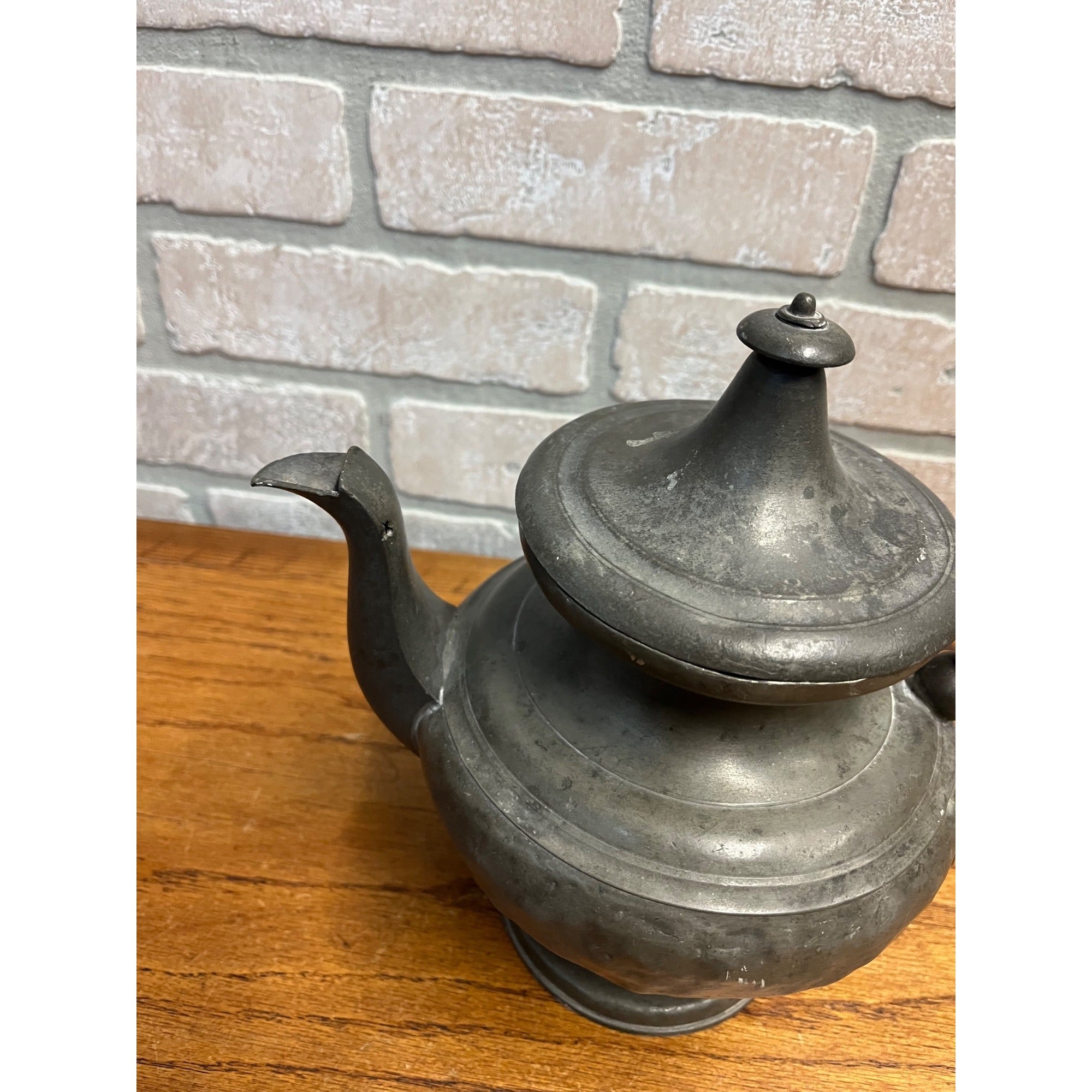 RARE ANTIQUE 19th CENTURY AMERICAN TEAPOT PEWTER signed J. MUNSON of CT 1850s