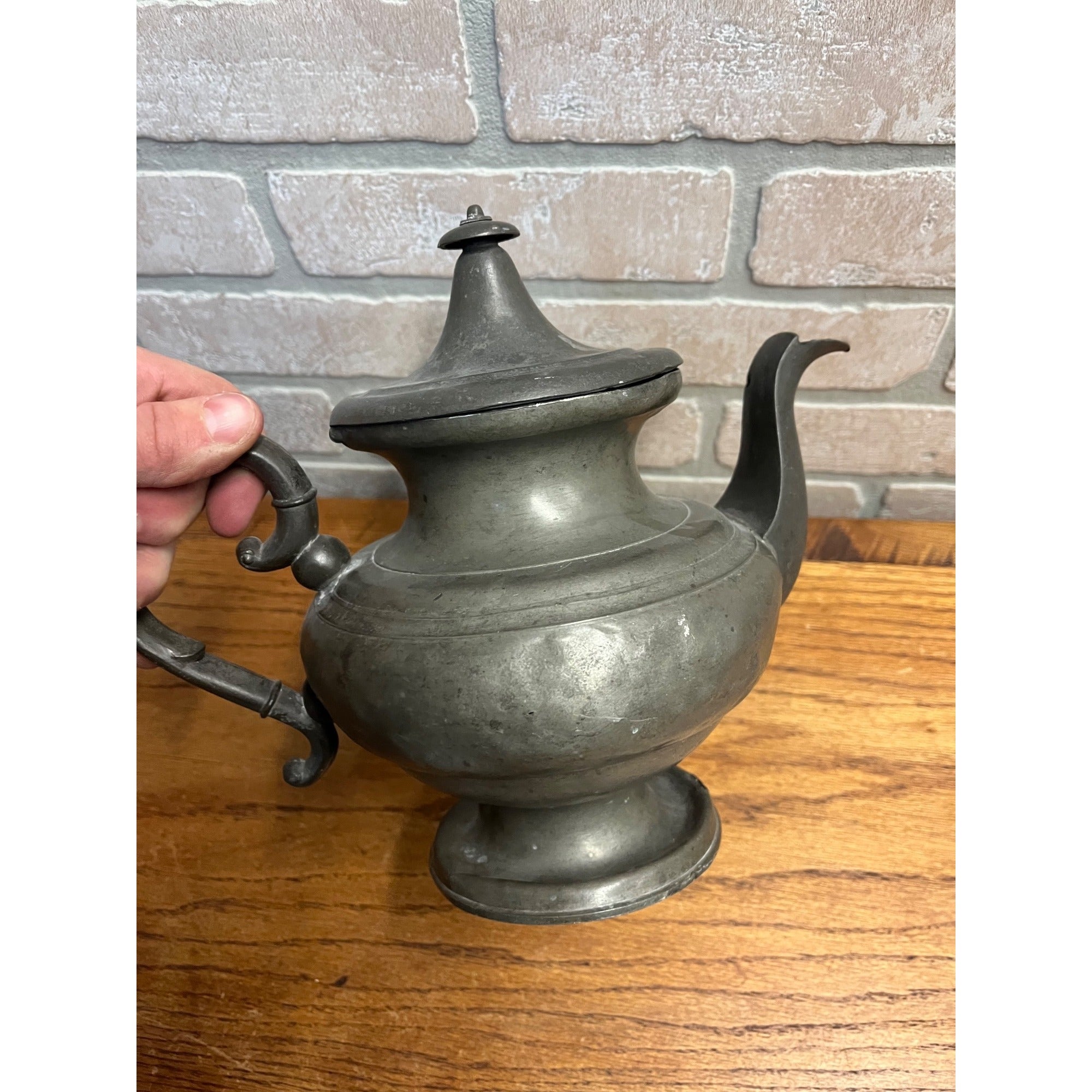 RARE ANTIQUE 19th CENTURY AMERICAN TEAPOT PEWTER signed J. MUNSON of CT 1850s