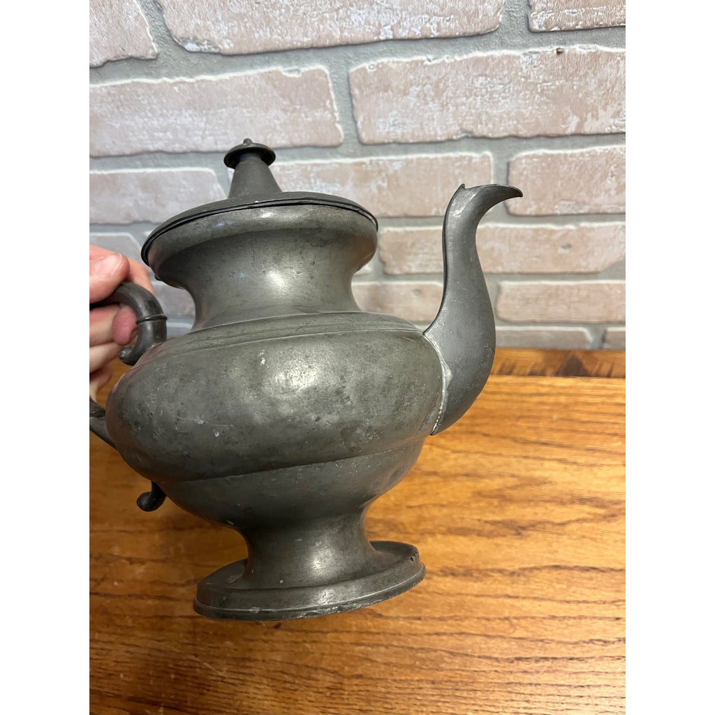 RARE ANTIQUE 19th CENTURY AMERICAN TEAPOT PEWTER signed J. MUNSON of CT 1850s