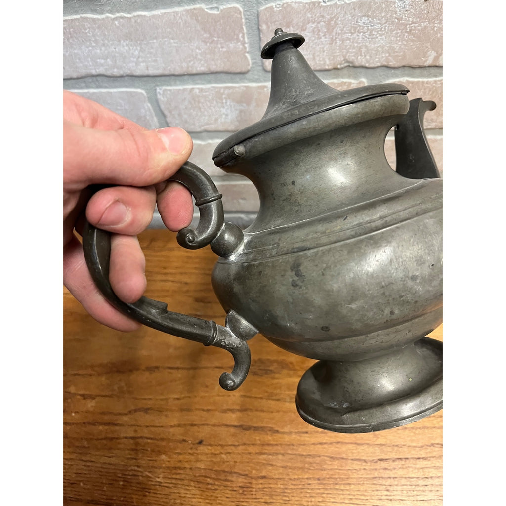RARE ANTIQUE 19th CENTURY AMERICAN TEAPOT PEWTER signed J. MUNSON of CT 1850s