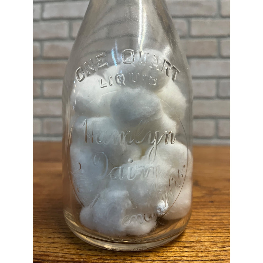 Vintage Hamlyn Dairy West Bend Wisconsin Milk Bottle Quart WI Wis
