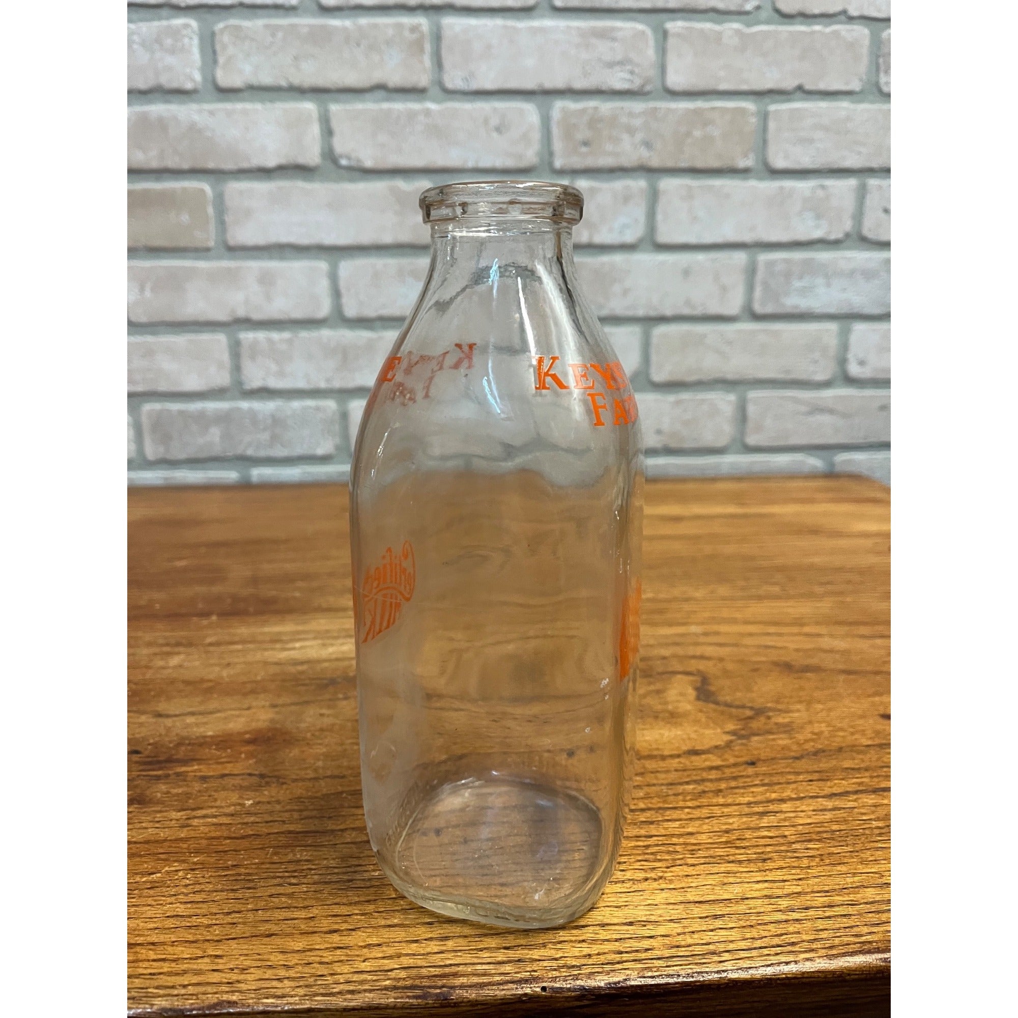 Vintage Keystone Farms Certified Milk ACL Quart Milk Bottle Waukesha WI