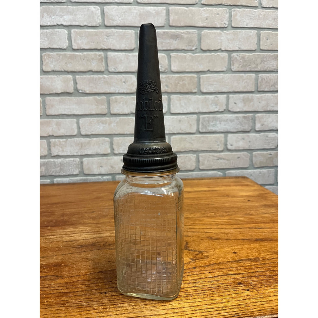 Early Rare Mobiloil Gargoyle "E" Motor Oil Bottle Spout Vacuum Oil with Bottle