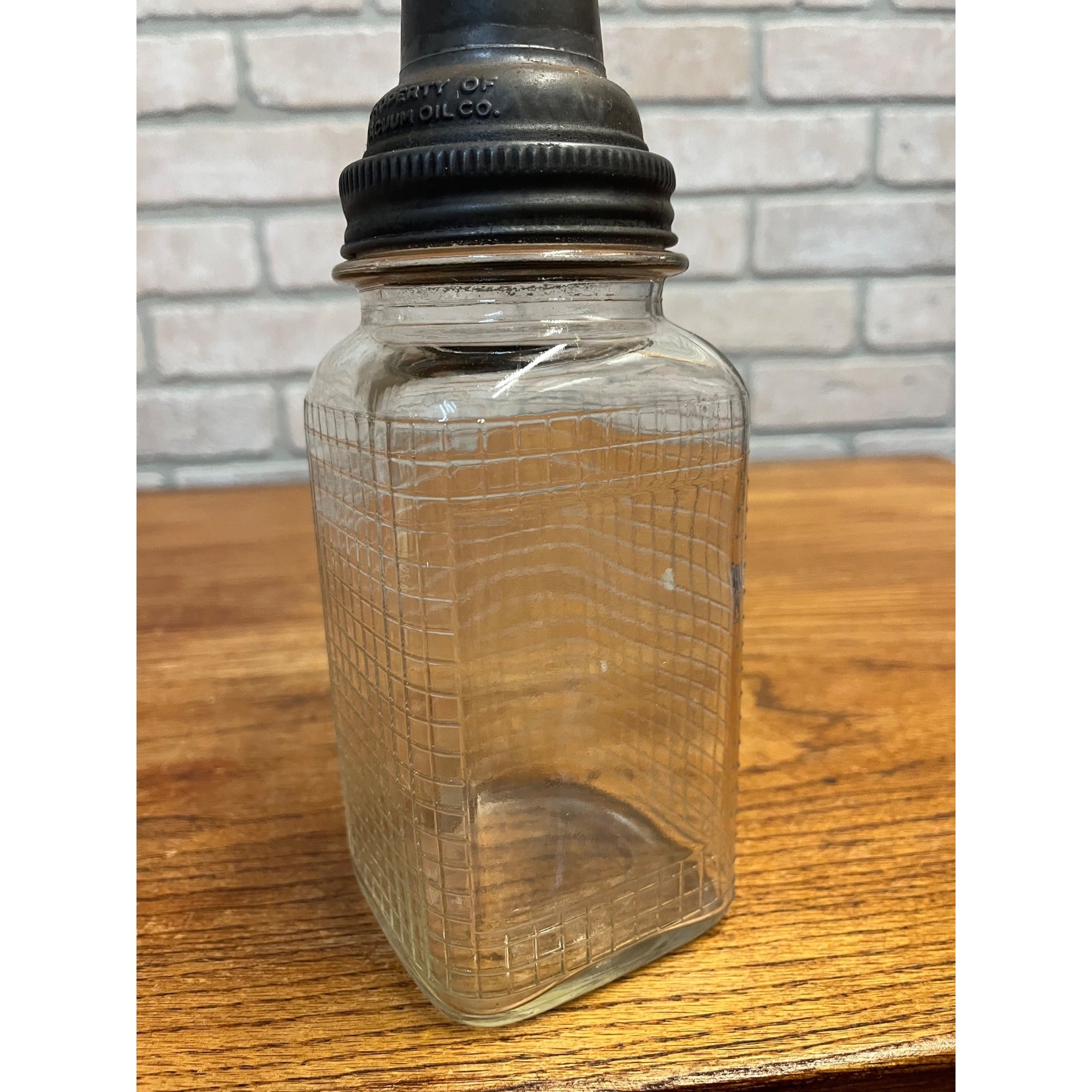 Early Rare Mobiloil Gargoyle "E" Motor Oil Bottle Spout Vacuum Oil with Bottle