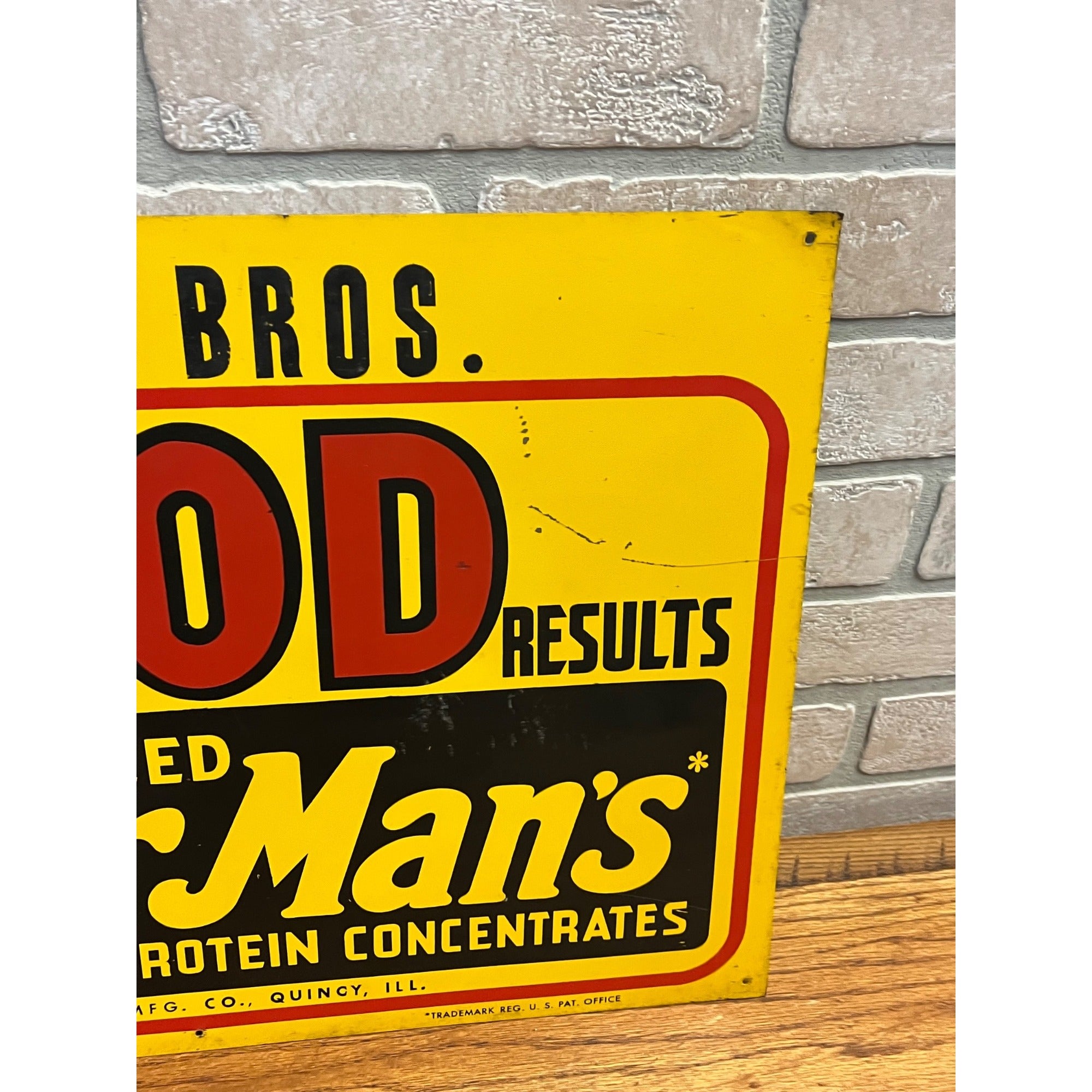 Vintage Moorman's Feed Farm Advertising Tin Sign Mineral Proteins 20" by 14"