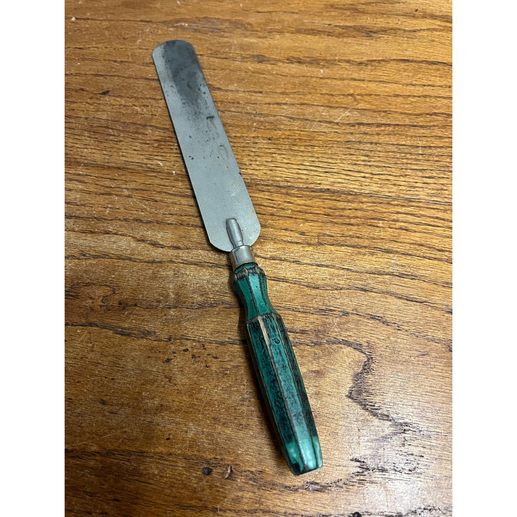 Antique Farmhouse Cake Icing Frosting Spatula Octagonal Green Wooden Handle