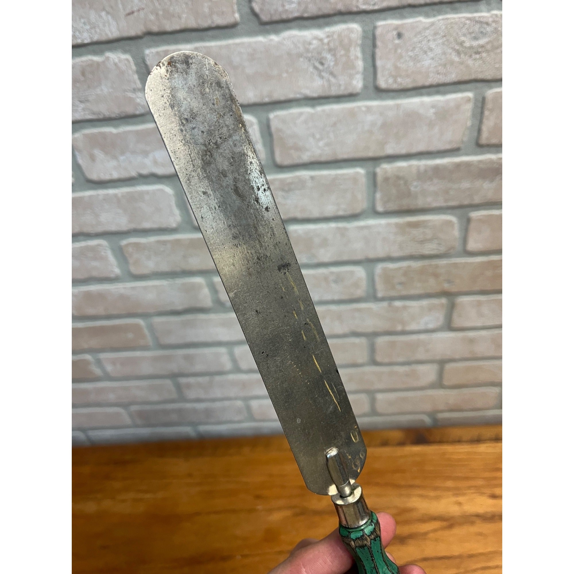 Antique Farmhouse Cake Icing Frosting Spatula Octagonal Green Wooden Handle