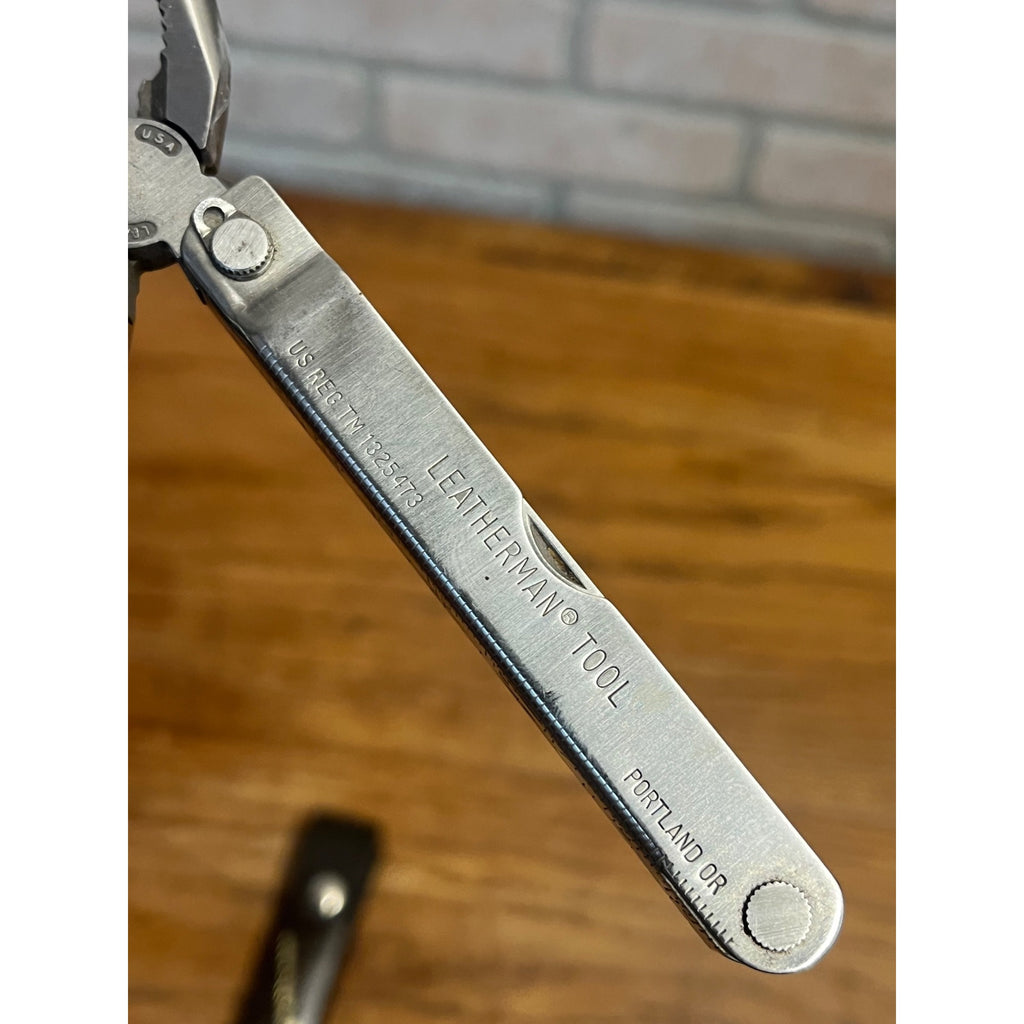 Vintage Leatherman Multi-Tool w/Orig. Sheath Survival Tool TM 1325473 Flawless