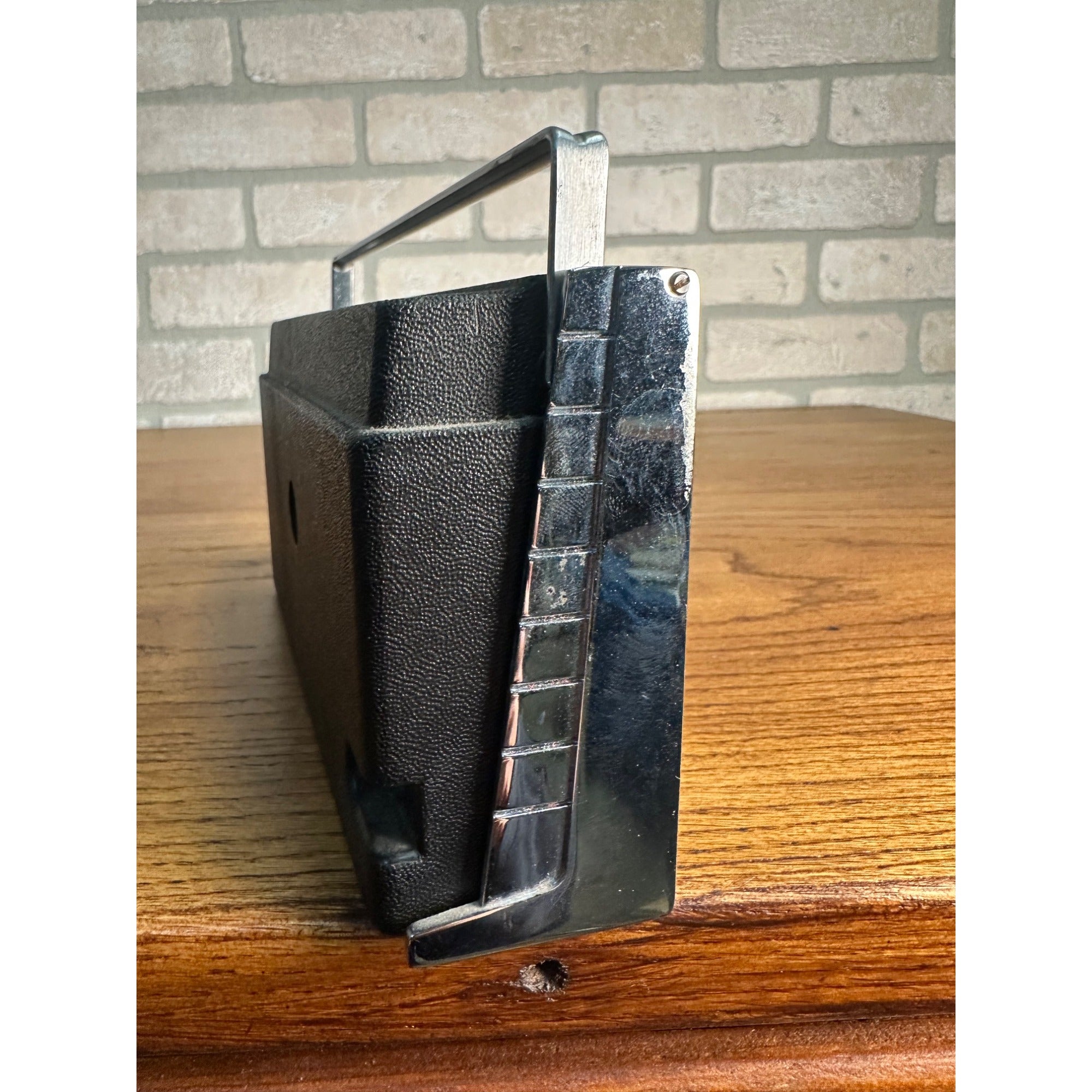 Vintage Sears Silvetone Medalist Transistor Radio Portable - Works!
