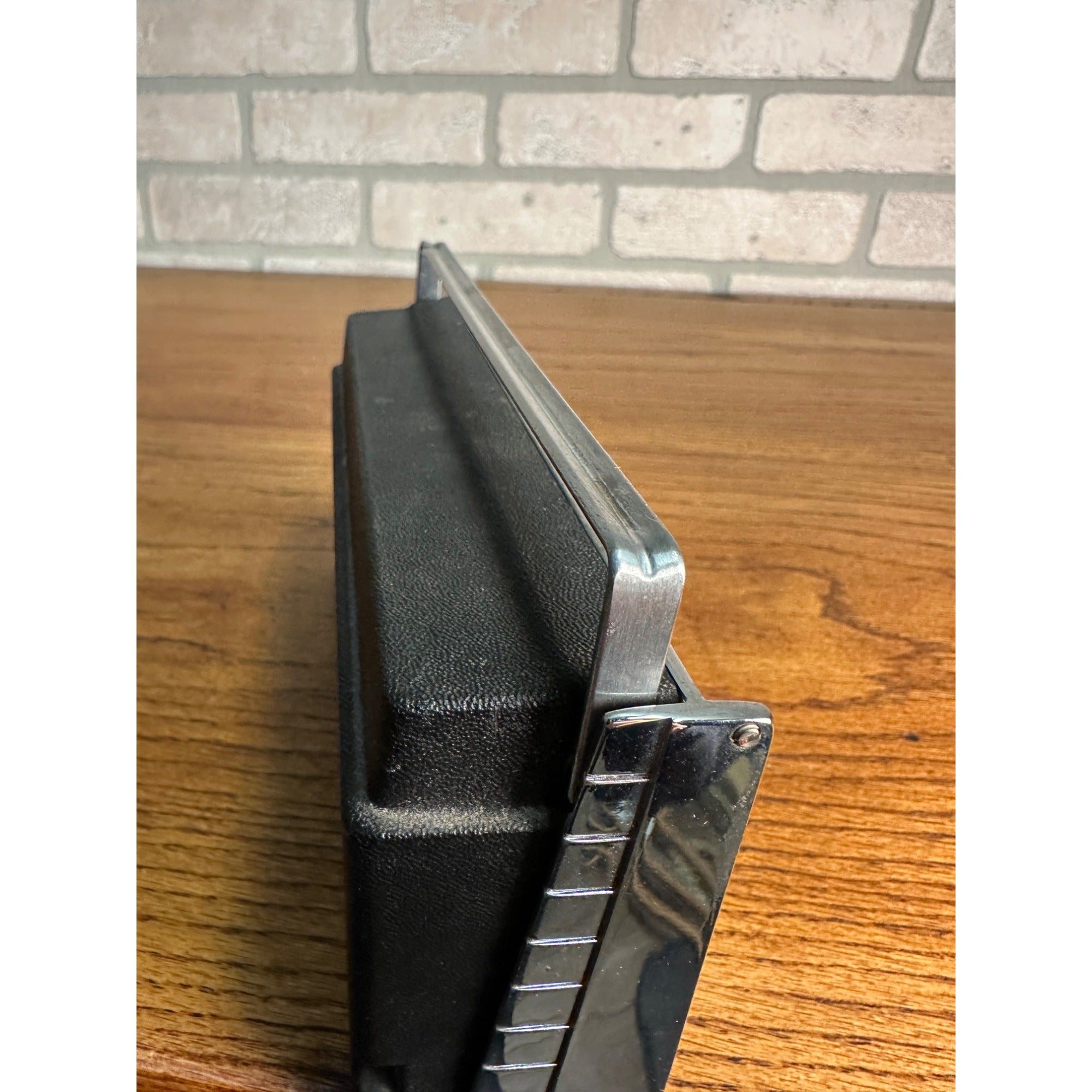 Vintage Sears Silvetone Medalist Transistor Radio Portable - Works!
