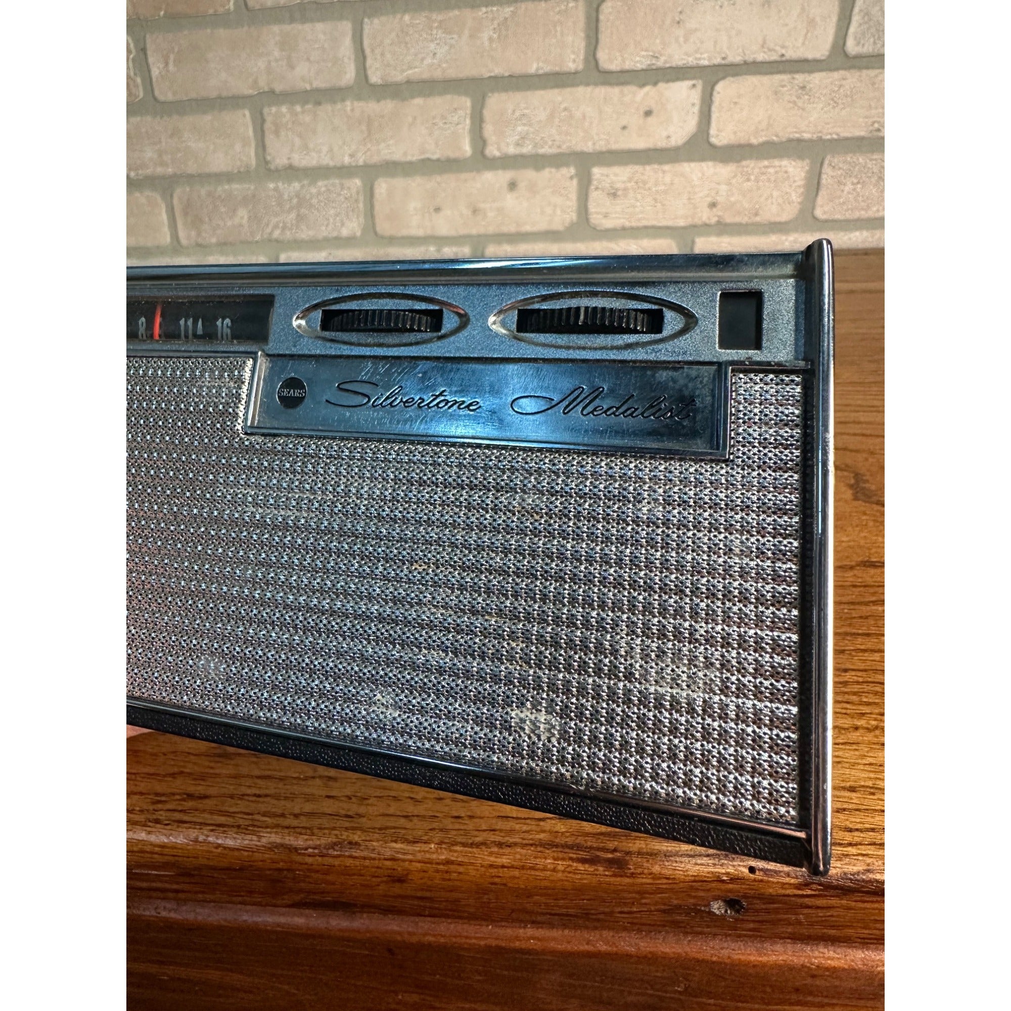 Vintage Sears Silvetone Medalist Transistor Radio Portable - Works!