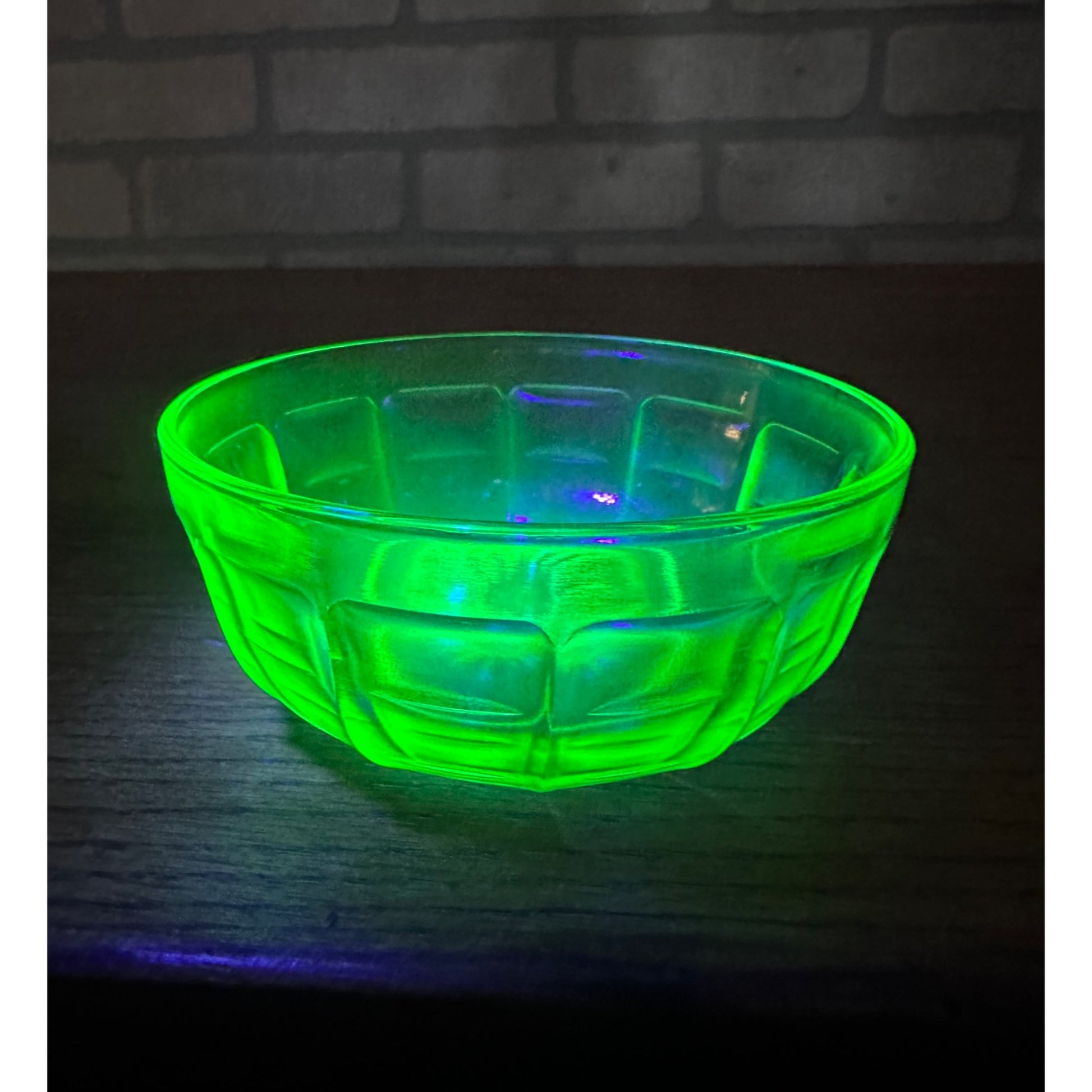 Vintage Anchor Hocking Green Uranium Glass Berry Desert Sherbet Bowl 4.25"