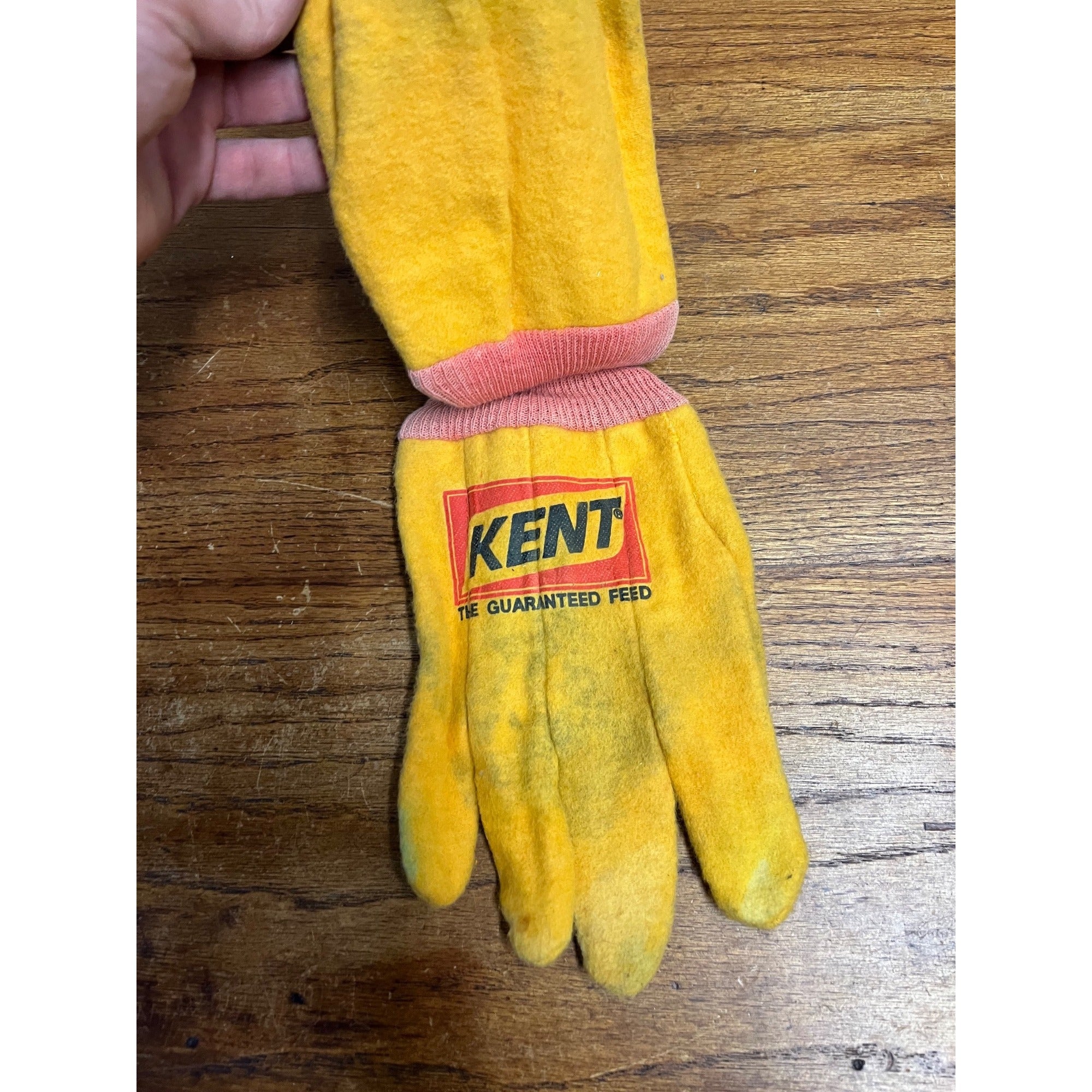 Vintage Kent Feeds Cotton Farm Work Gloves Advertising NOS Deadstock NEW Yellow