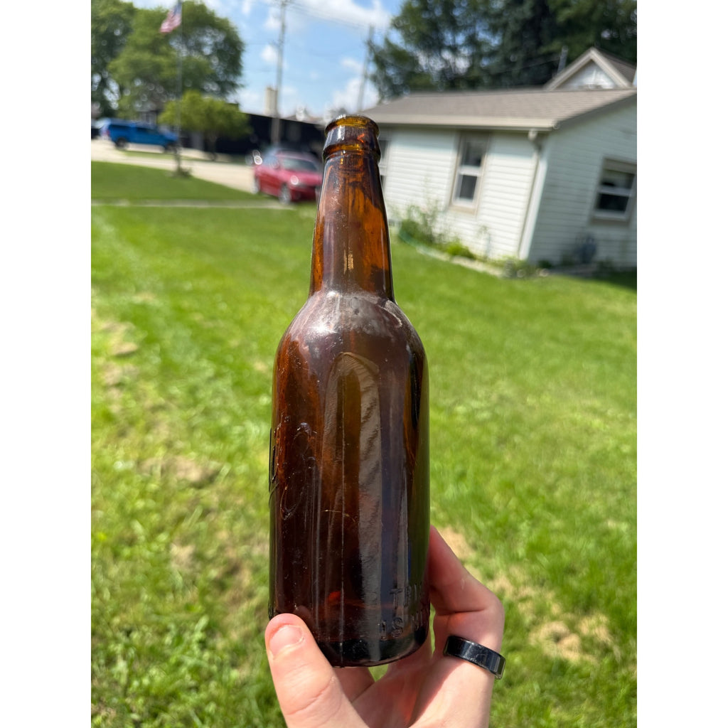 Vintage 12oz Schlitz Beer Brewing Co. Beer Bottle. Milwaukee, Wis. Embossed