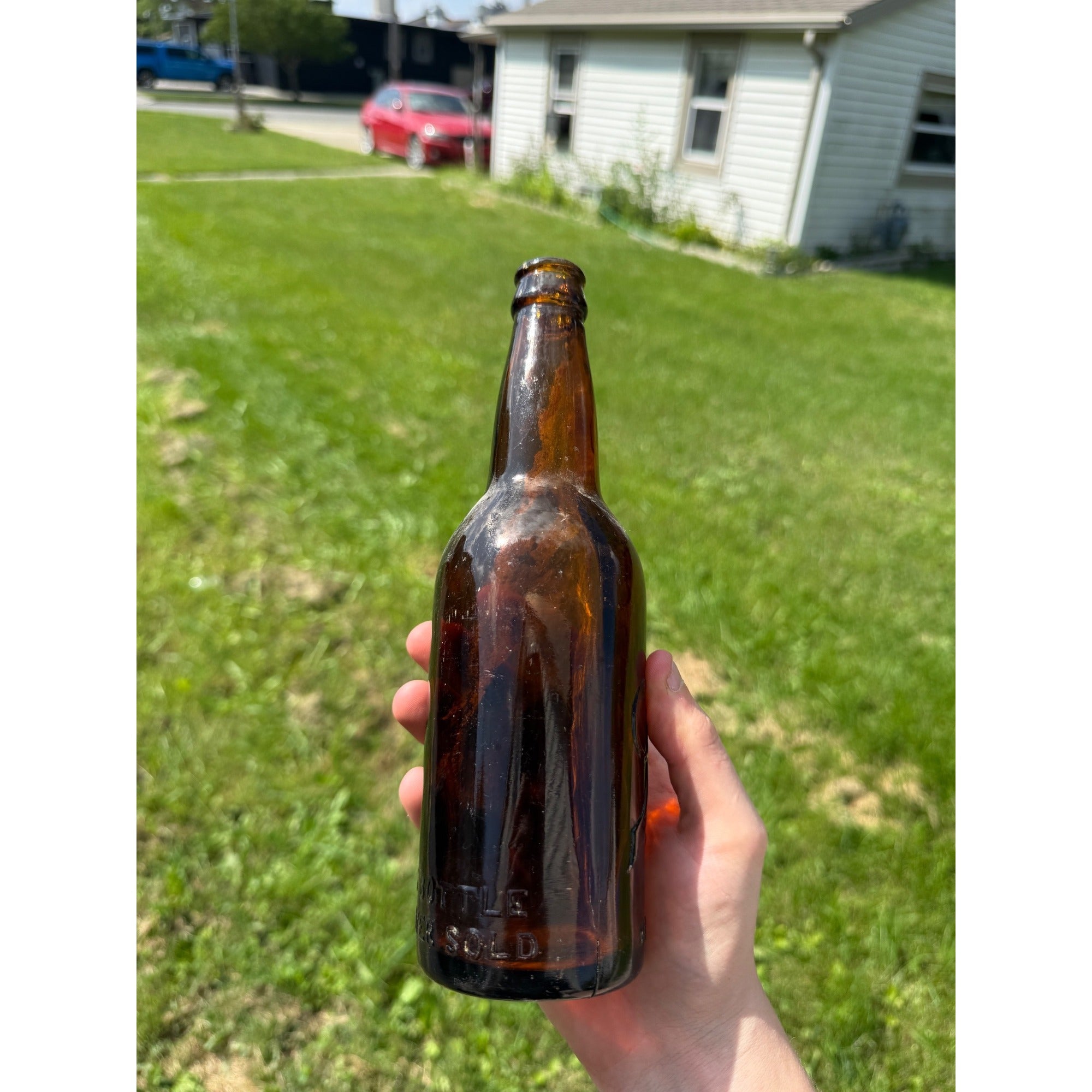 Vintage 12oz Schlitz Beer Brewing Co. Beer Bottle. Milwaukee, Wis. Embossed