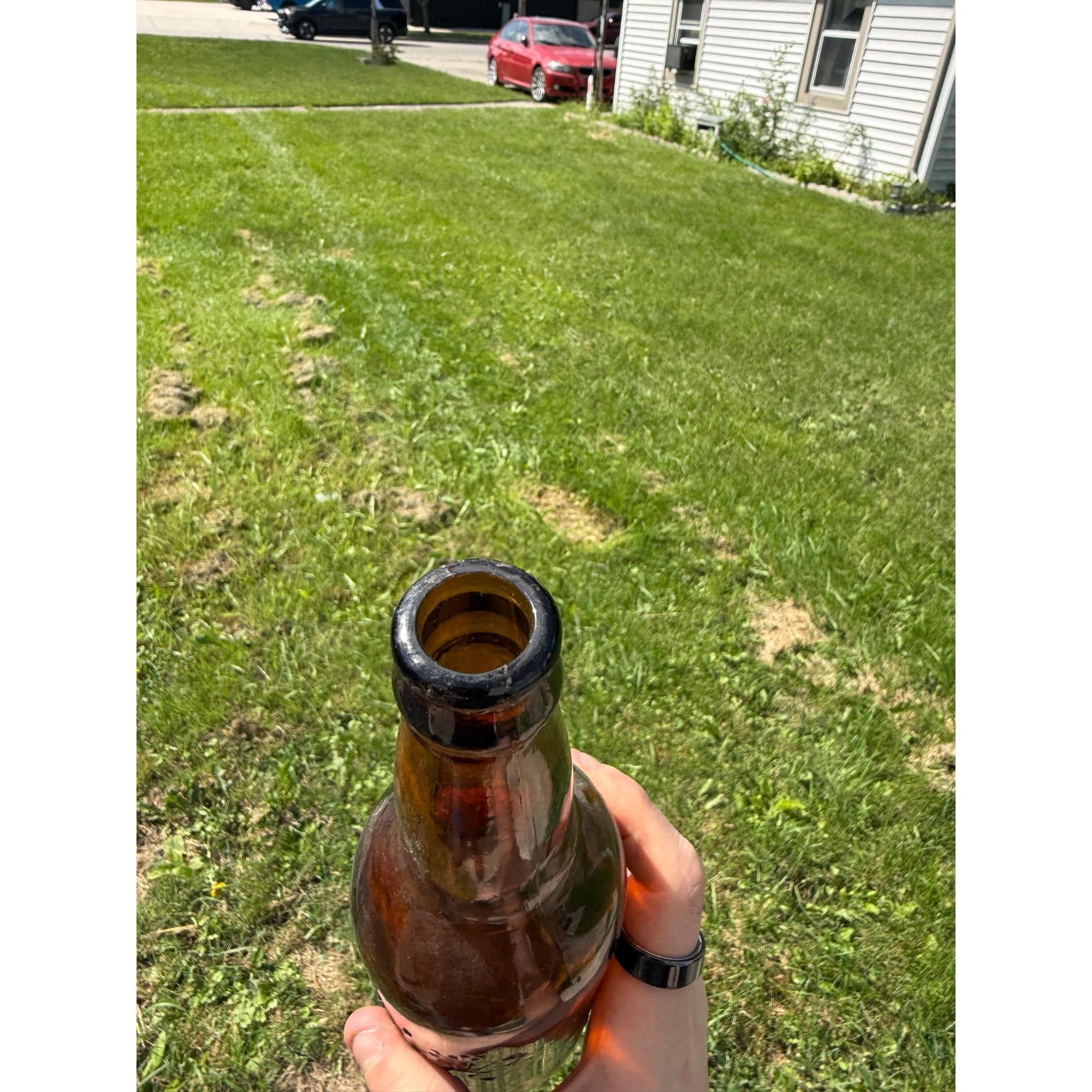 Vintage 12oz Schlitz Beer Brewing Co. Beer Bottle. Milwaukee, Wis. Embossed