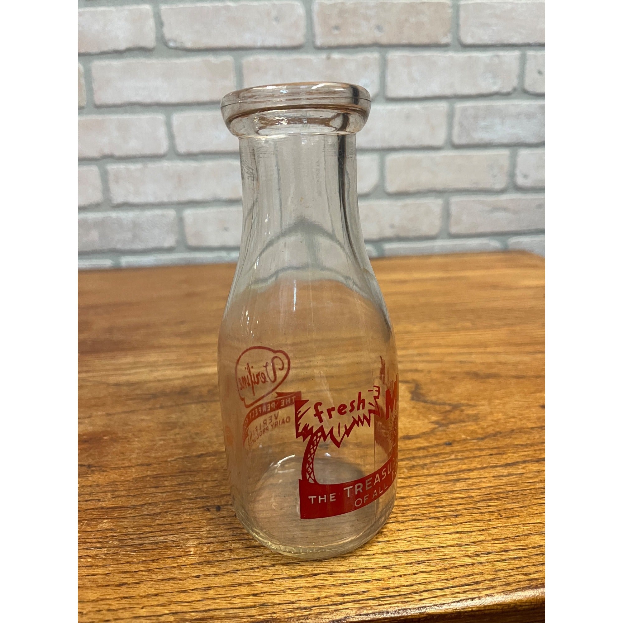 Vintage Verifine Milk Bottle "The Treasure Chest of All Food" Sheboygan Wisconsin Dairy Products Co. One Pint