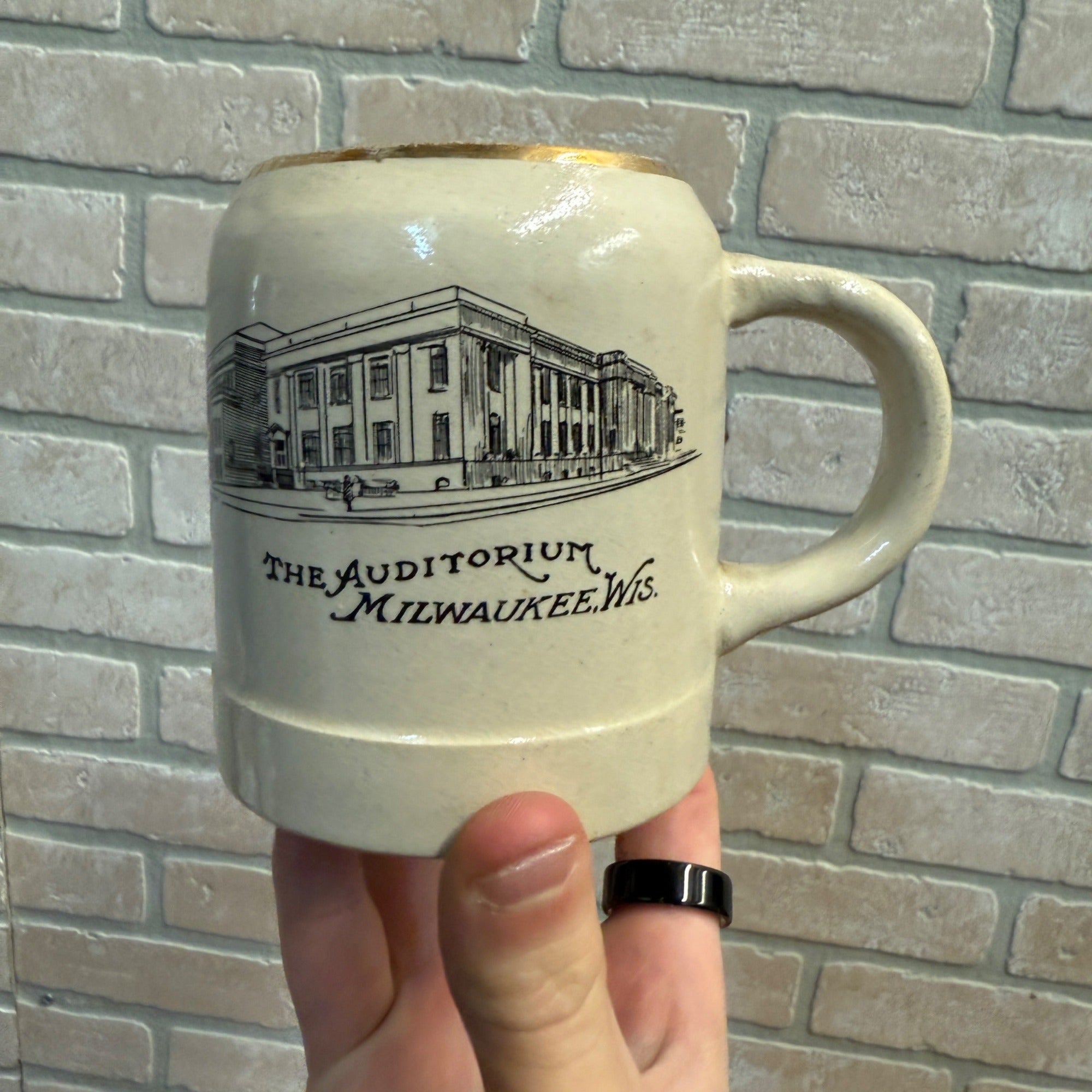 c1909 THE AUDITORIUM MILWAUKEE THICK STONEWARE ADVERTISING BEER MUG