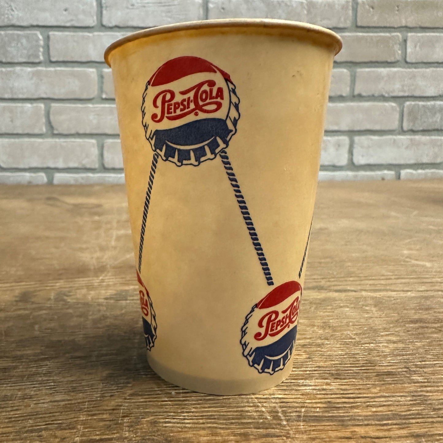 Vintage 10oz Pepsi Cola Single Dot Bouncing Chain Soda Promo Wax Paper Cup