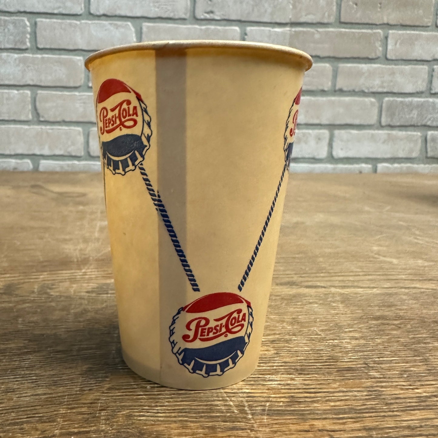 Vintage 10oz Pepsi Cola Single Dot Bouncing Chain Soda Promo Wax Paper Cup