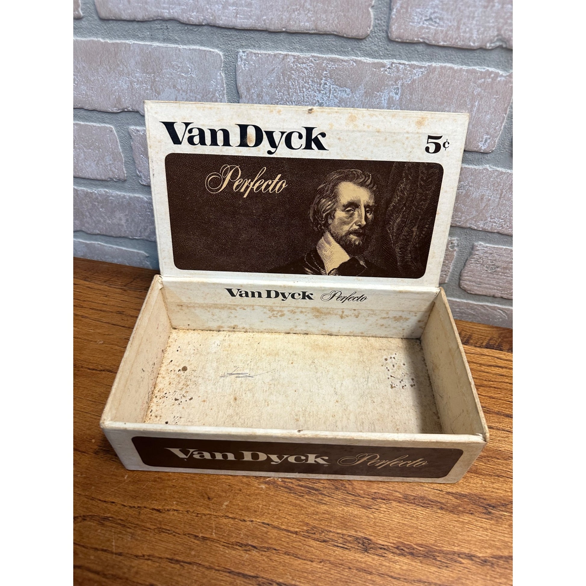 Vintage 1960s Van Dyck Perfectos Cigar Box Pressed Cardboard Advertising