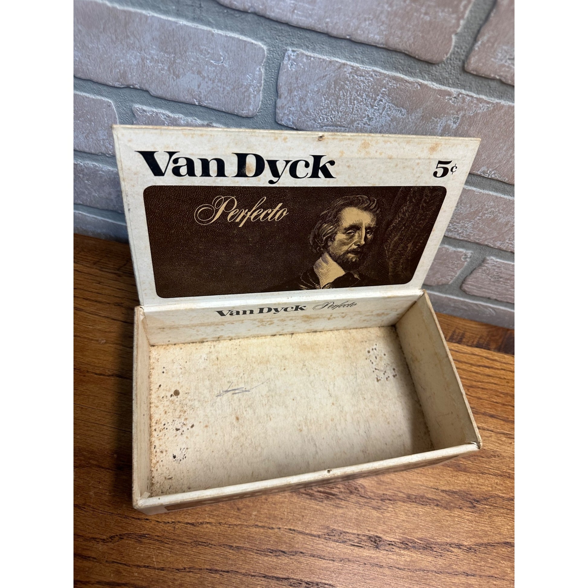 Vintage 1960s Van Dyck Perfectos Cigar Box Pressed Cardboard Advertising