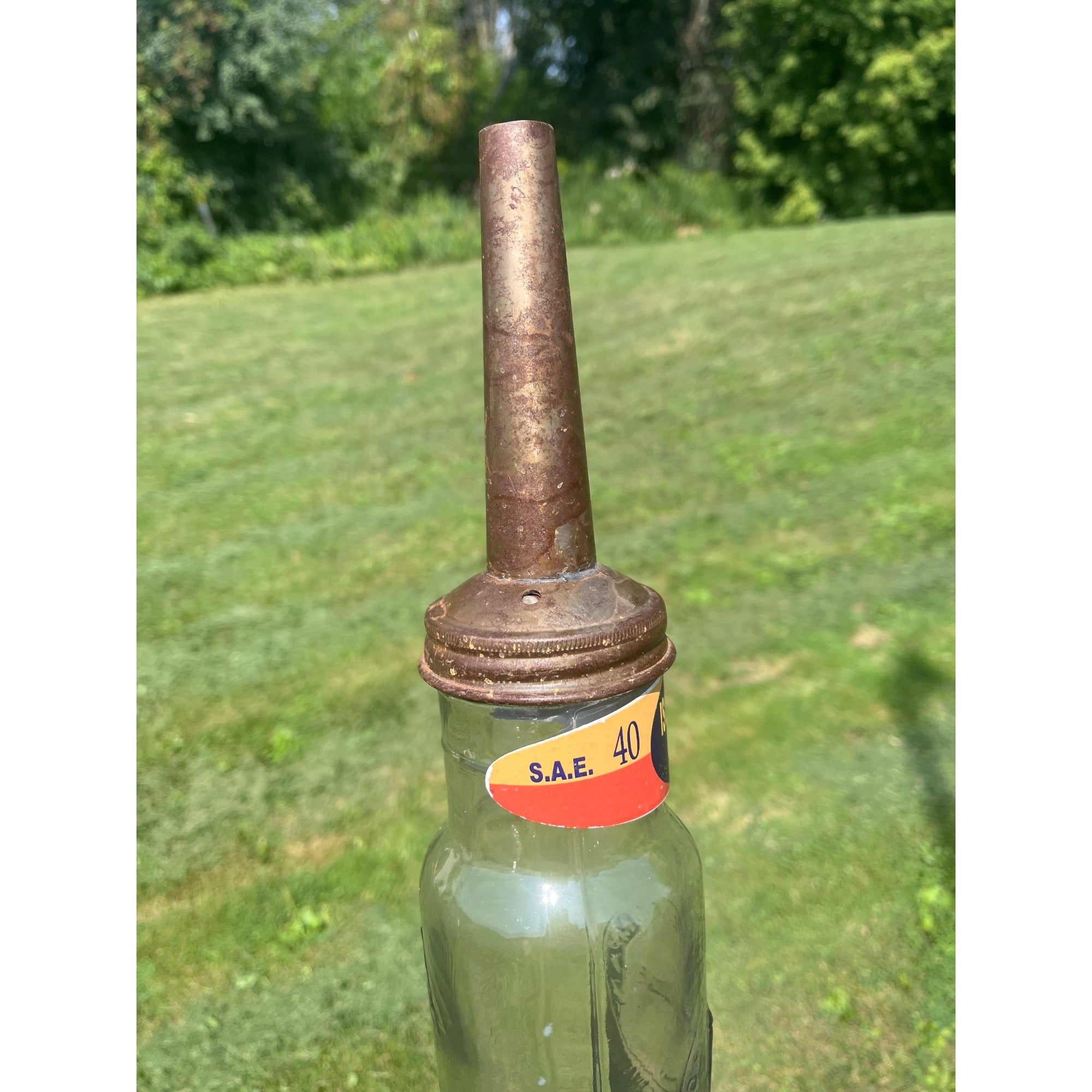 Standard Iso-Vis Glass 1 Quart Oil Bottle Metal Spout Top Glass