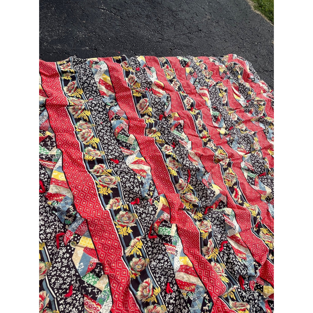 Vintage 1930s 40s Handmade Cotton Bedspread Coverlet Ruffled Quilt Folk Art