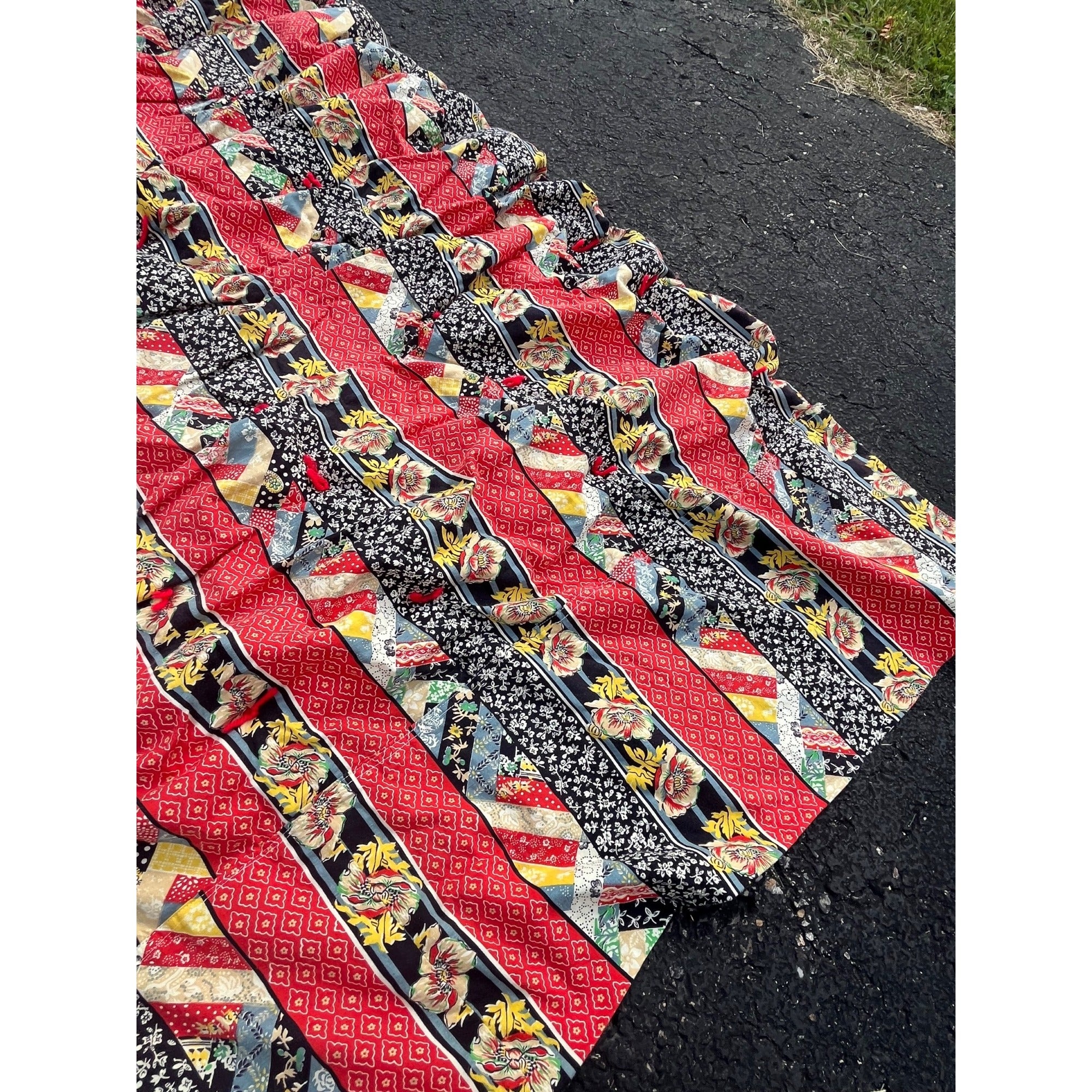 Vintage 1930s 40s Handmade Cotton Bedspread Coverlet Ruffled Quilt Folk Art