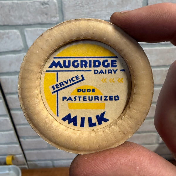 Vintage Mugridge Dairy Pure Pasteurized Milk Cap Waupun WI / Wisconsin / Wis.
