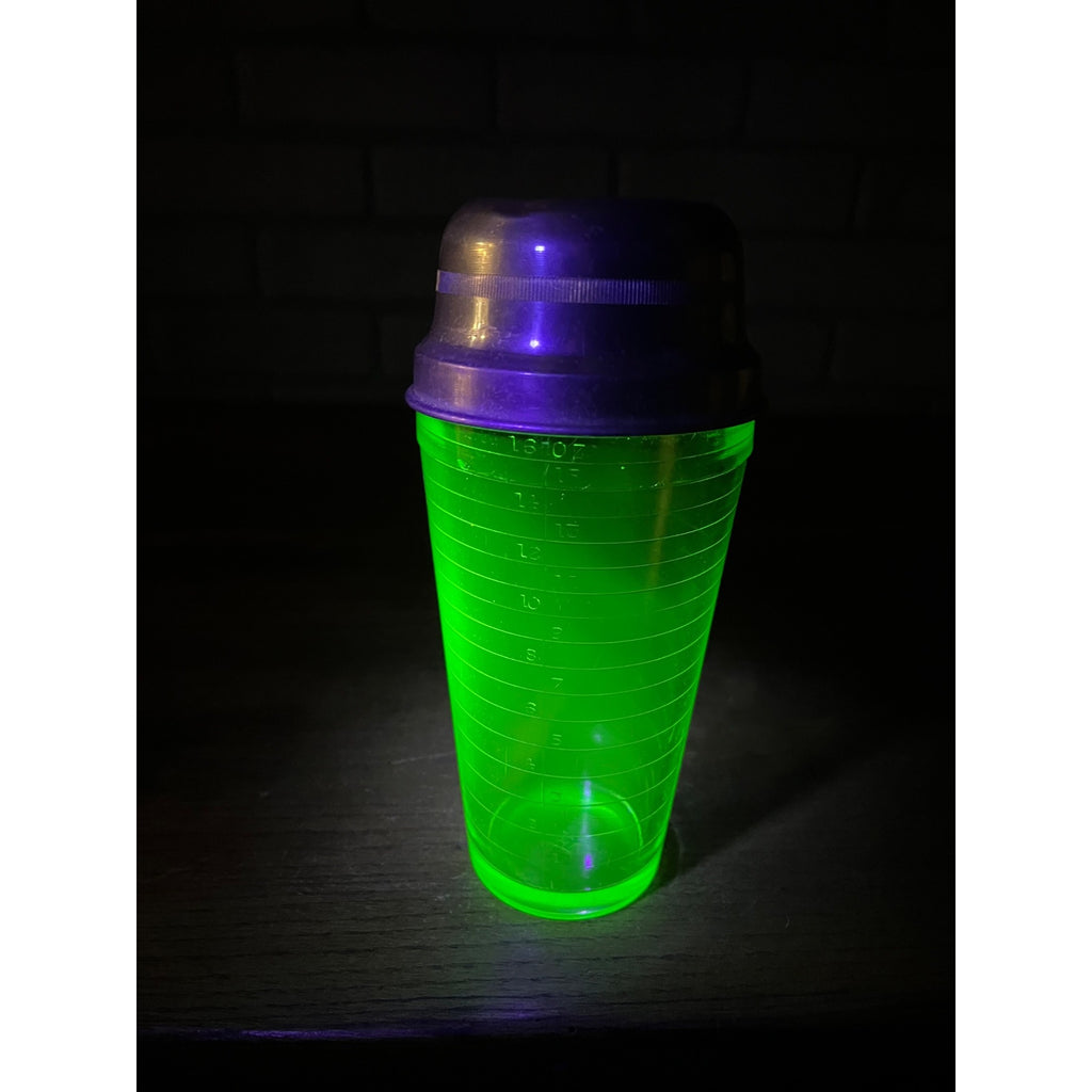 Vintage Hazel Atlas Art Deco Uranium Glass Cocktail Shaker Glows UV
