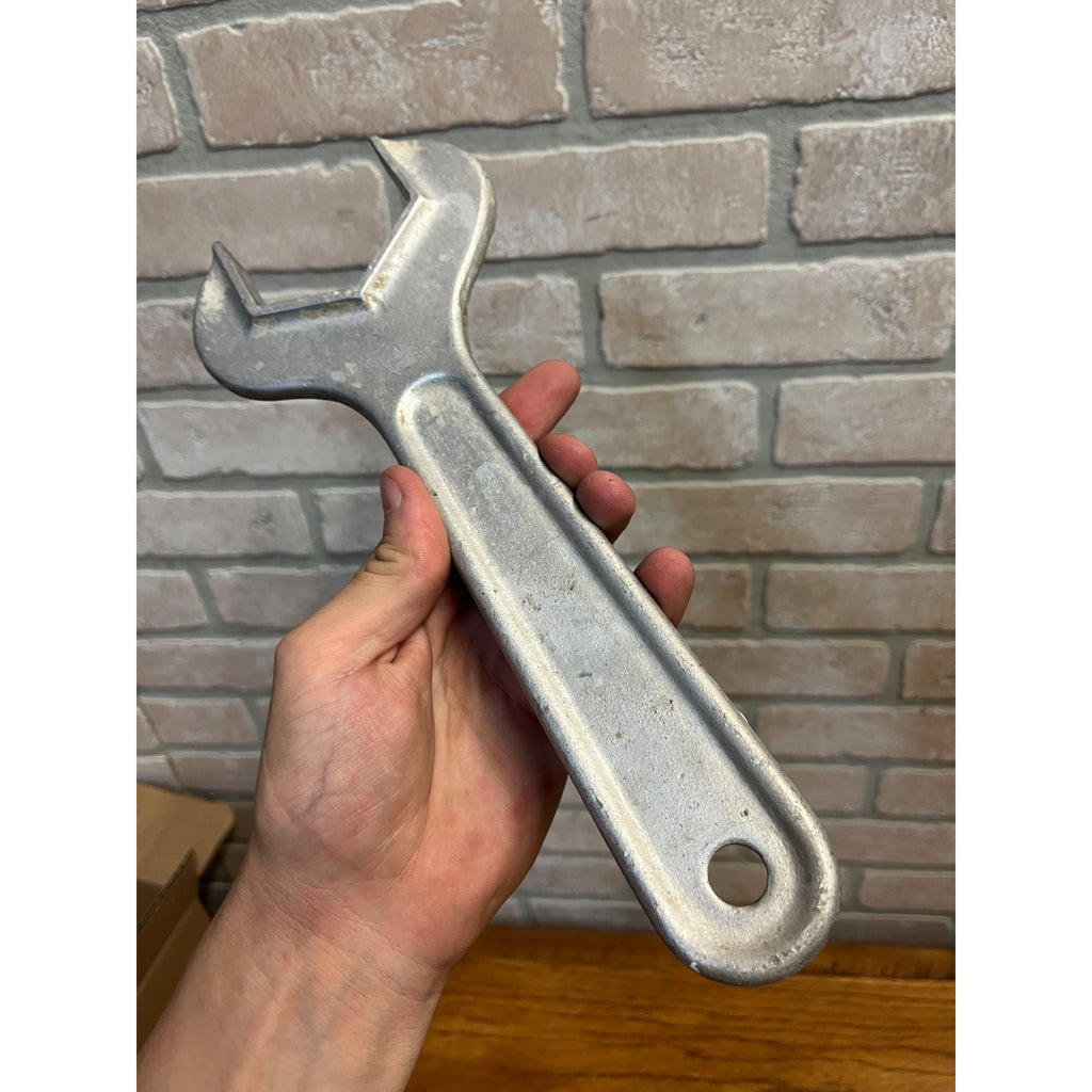 Vintage Dari-Kool Aluminum Tank Wrench Hand Tool Dairy Farm Equipment Maintenance Embossed Lettering