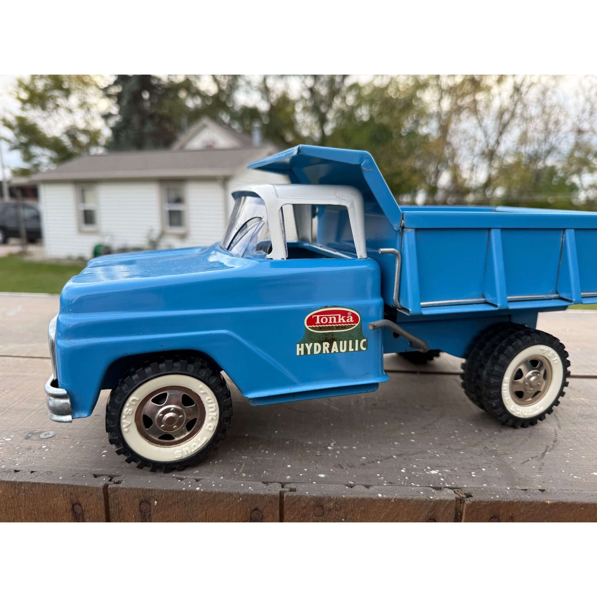 Vintage Tonka Hydraulic Dump Truck Blue Pressed Steel Toy