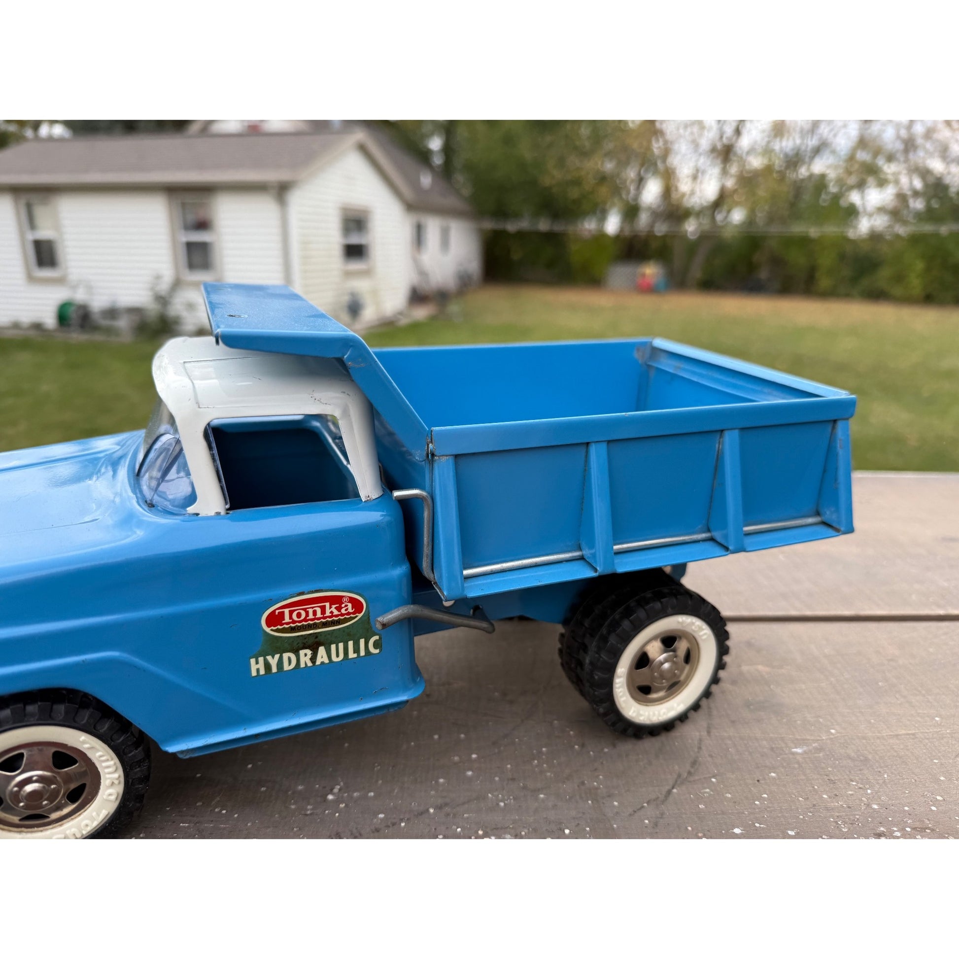 Vintage Tonka Hydraulic Dump Truck Blue Pressed Steel Toy