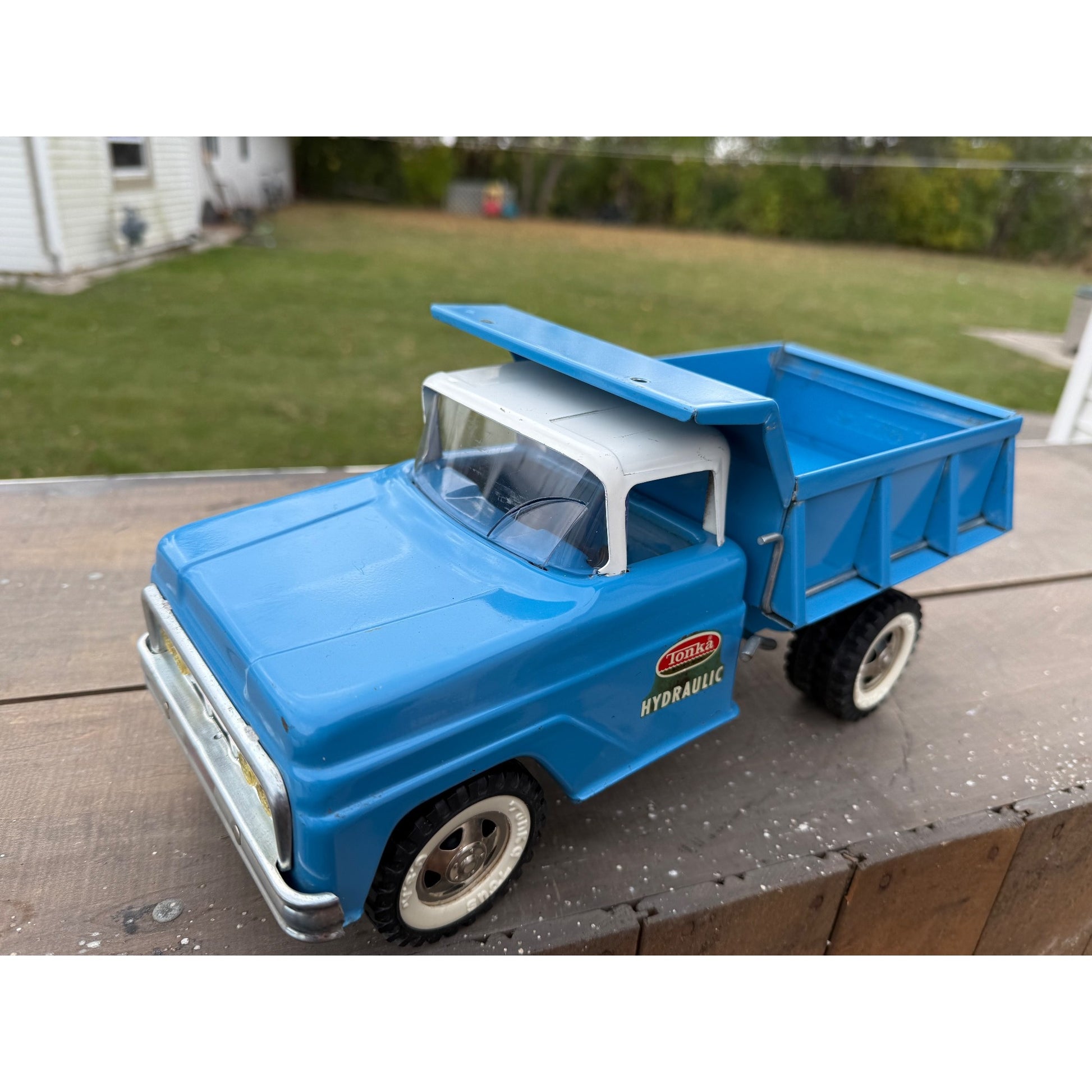 Vintage Tonka Hydraulic Dump Truck Blue Pressed Steel Toy