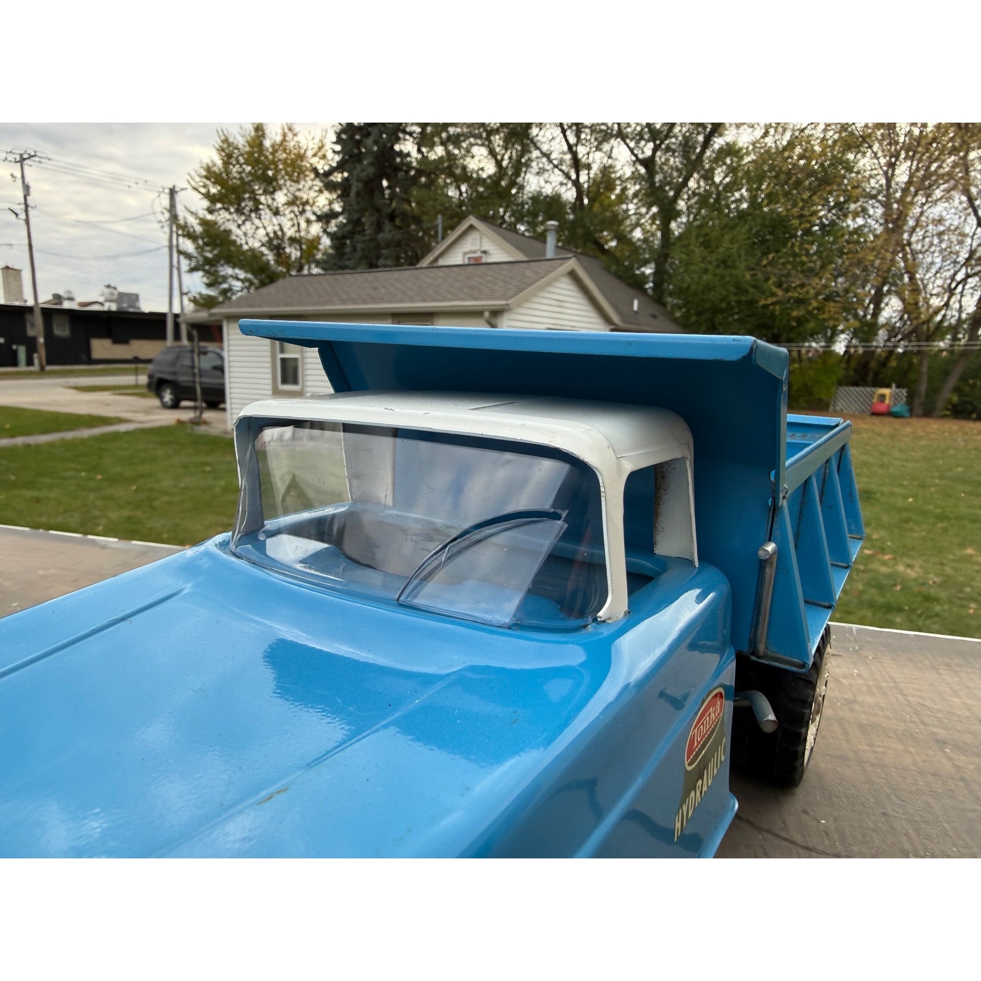 Vintage Tonka Hydraulic Dump Truck Blue Pressed Steel Toy