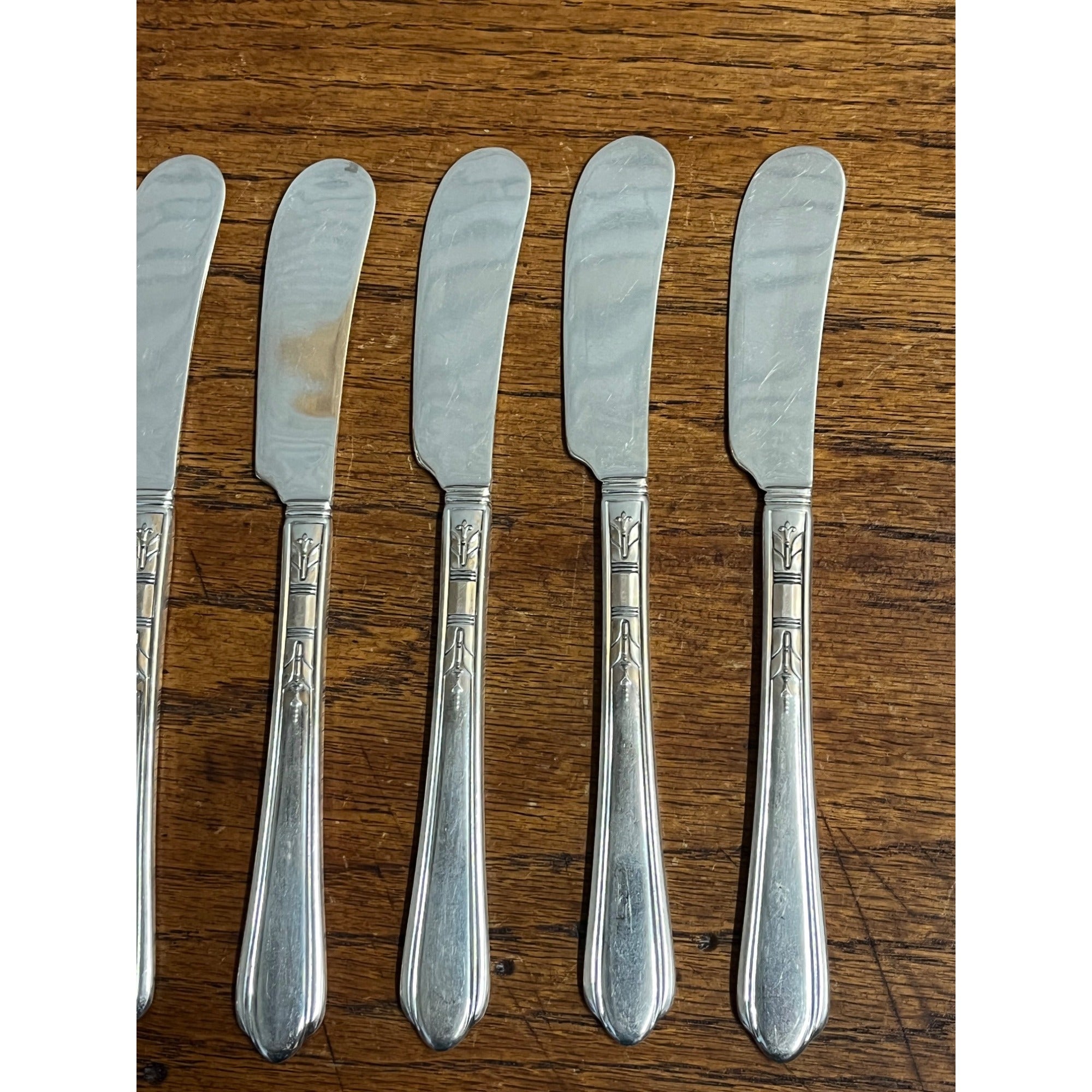 Lot (8) Knives "June Nursery" 1932 Tudor Plate Oneida Community Silverplate 6.5"