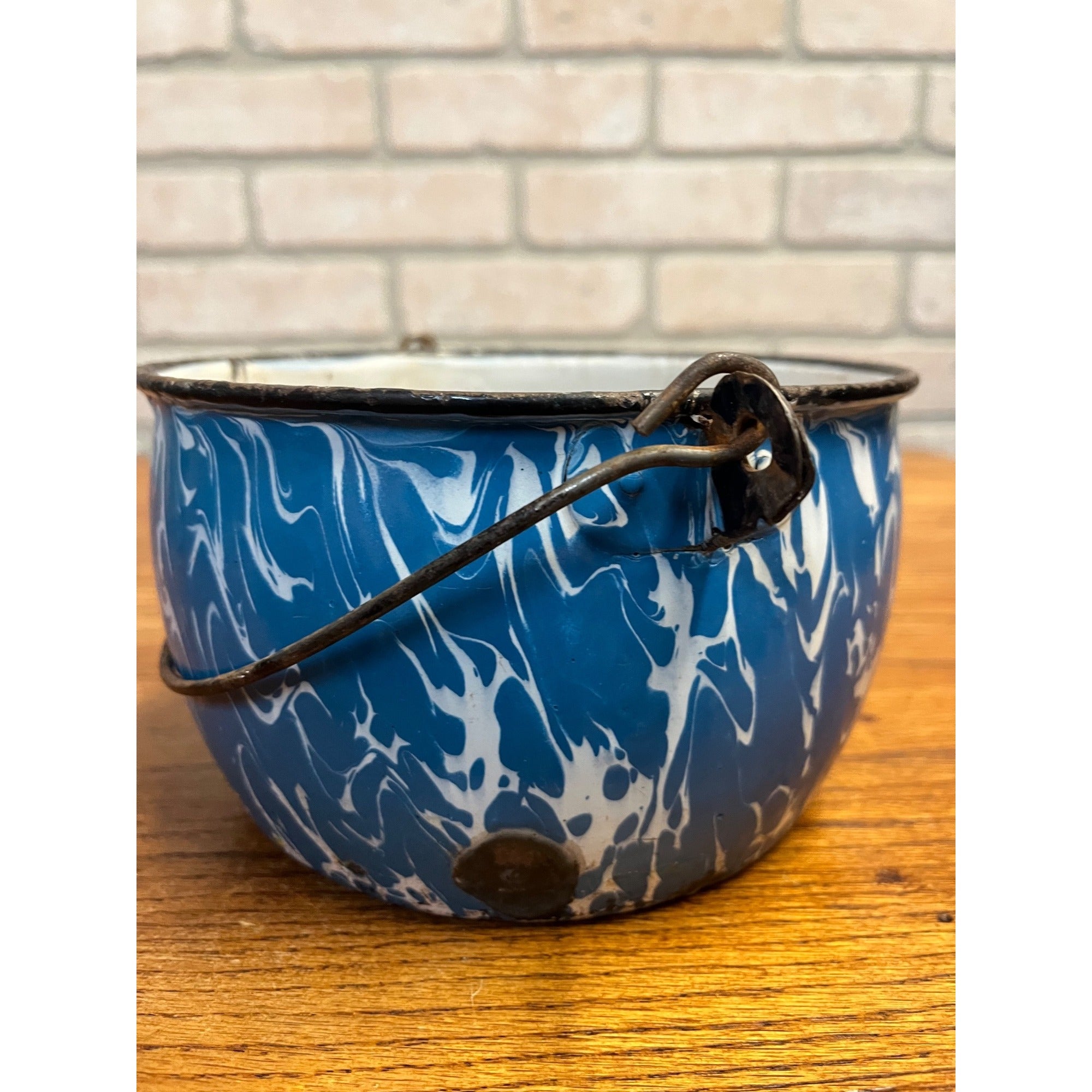 Antique Primitive Blue & White Swirl Enamelware 7" Pot Bail Handle Farmhouse Kitchen Decor