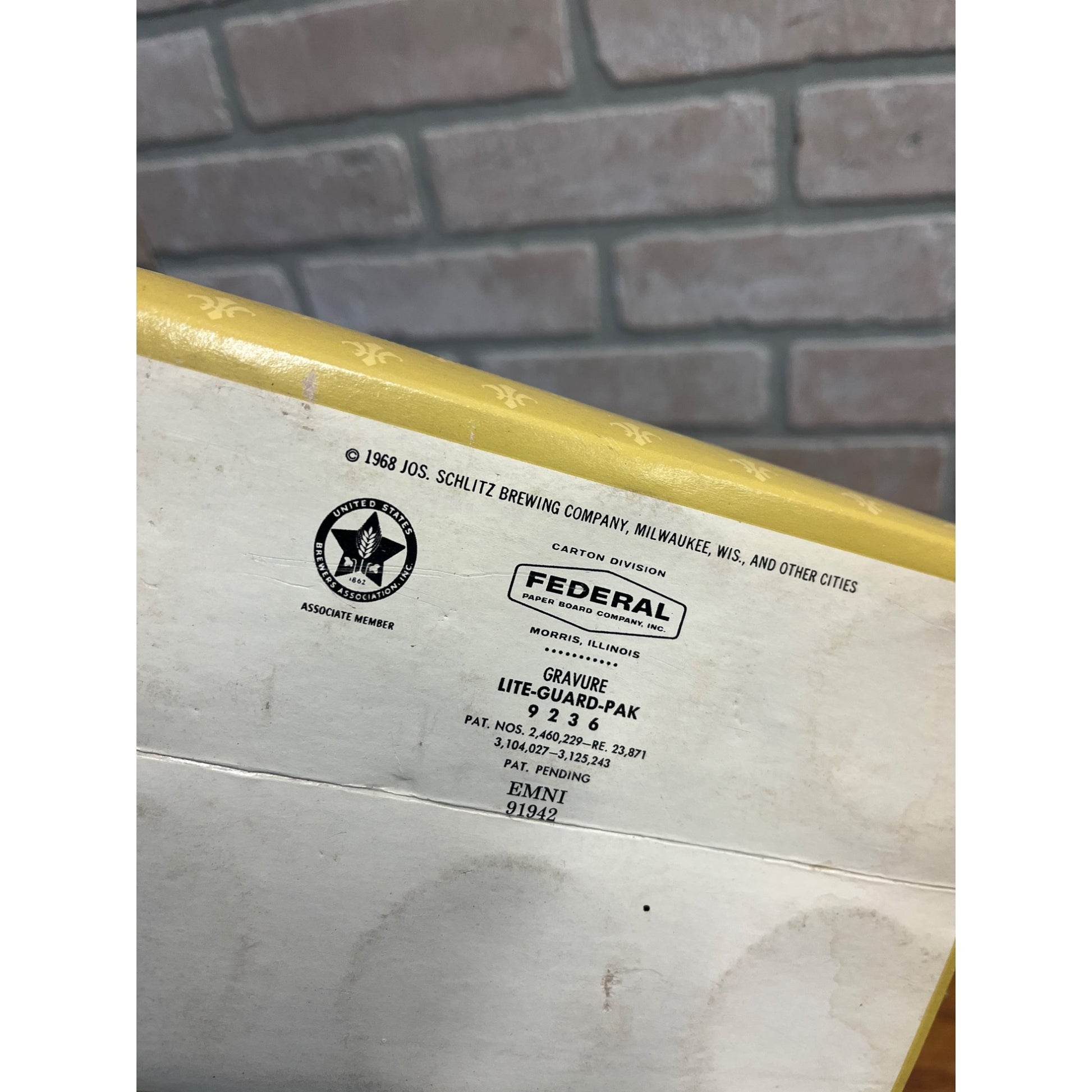 Vintage 1960s Schlitz Encore Beer 6-Pack Cardboard Carrier & Bottles Milwaukee