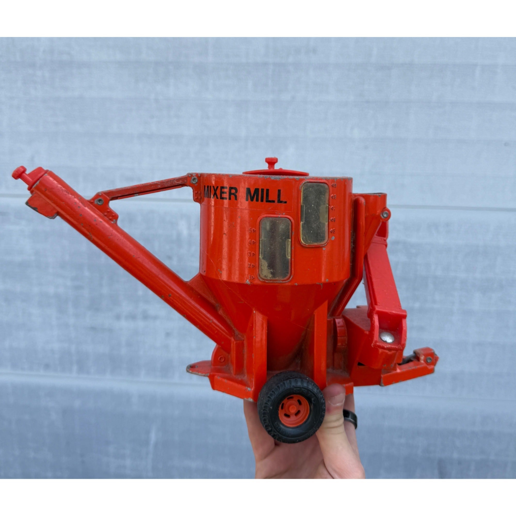 Vintage Ertl Allis-Chalmers Mixer Mill Diecast 1/16 Scale USA Orange