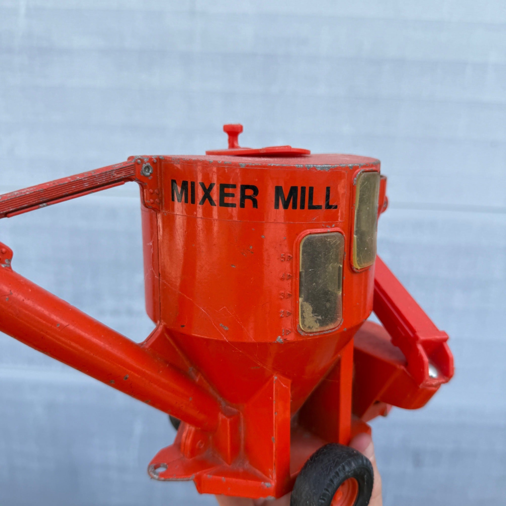 Vintage Ertl Allis-Chalmers Mixer Mill Diecast 1/16 Scale USA Orange