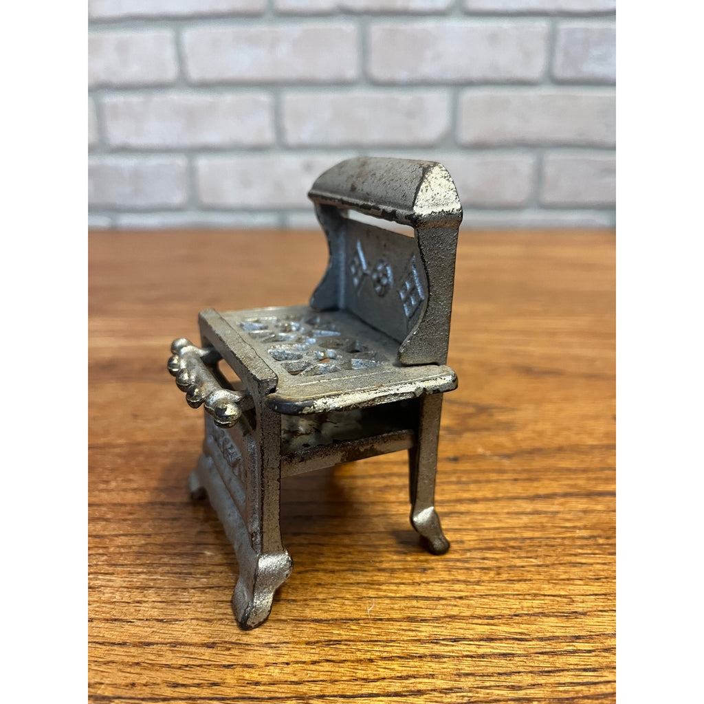Vintage Champion No. 545 Cast Iron Doll Furniture Miniature Daisy Oven Stove
