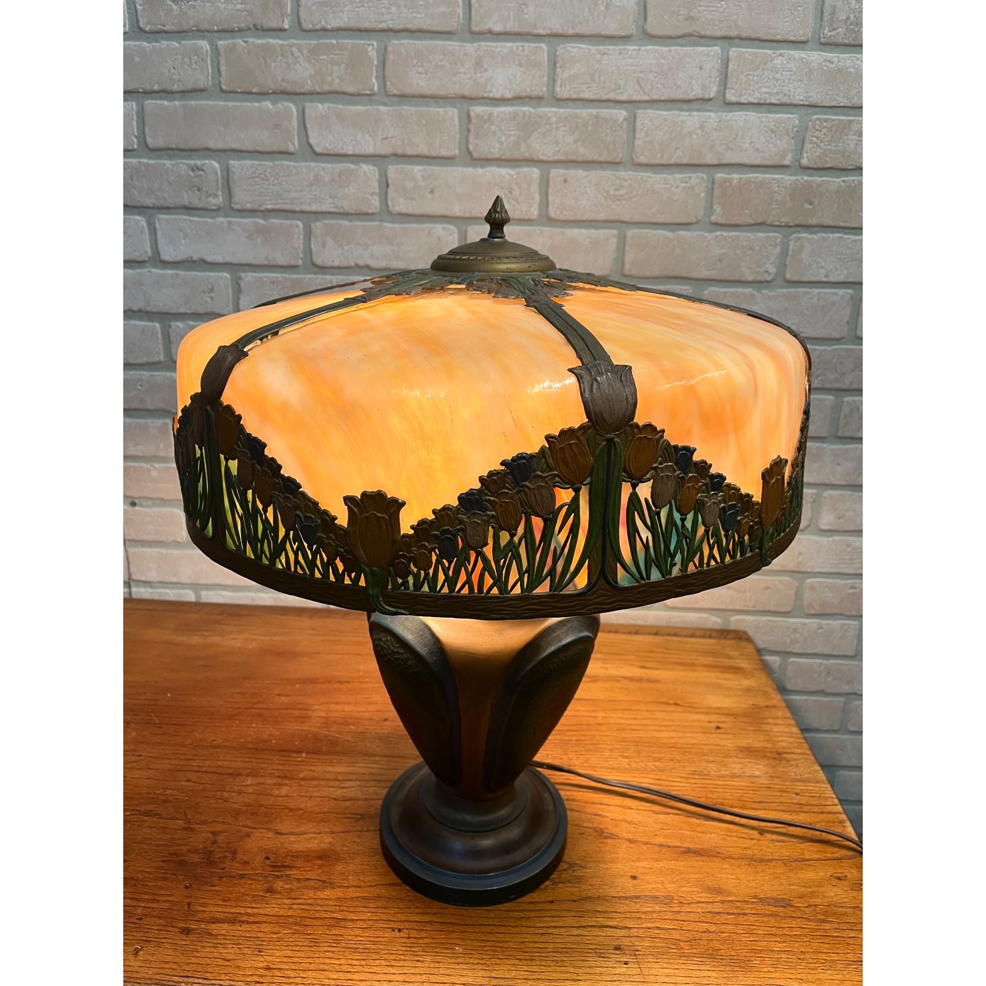 Antique Art Nouveau Tulip 6-Panel Slag Glass Table Lamp Miller Hubbard Era